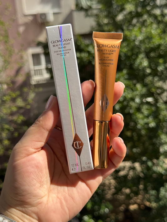 Charlotte Tilbury
Beauty Highlighter Wand