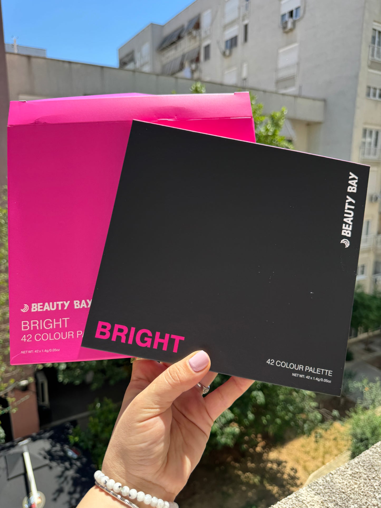 By Beauty Bay
BRIGHT 42 Colour Palette