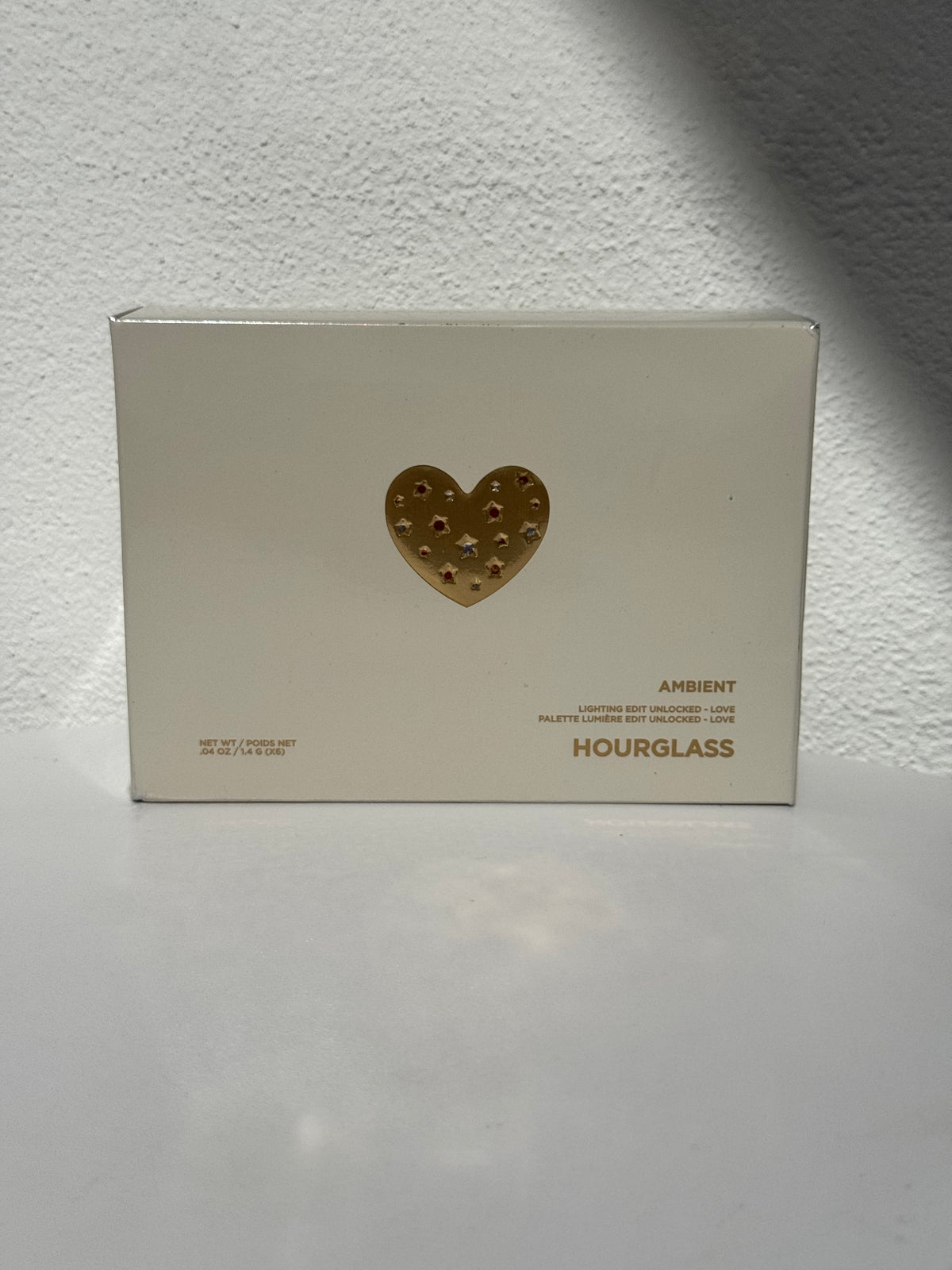 Hourglass
Ambient Lighting Edit Unlocked Palette
Love Palette