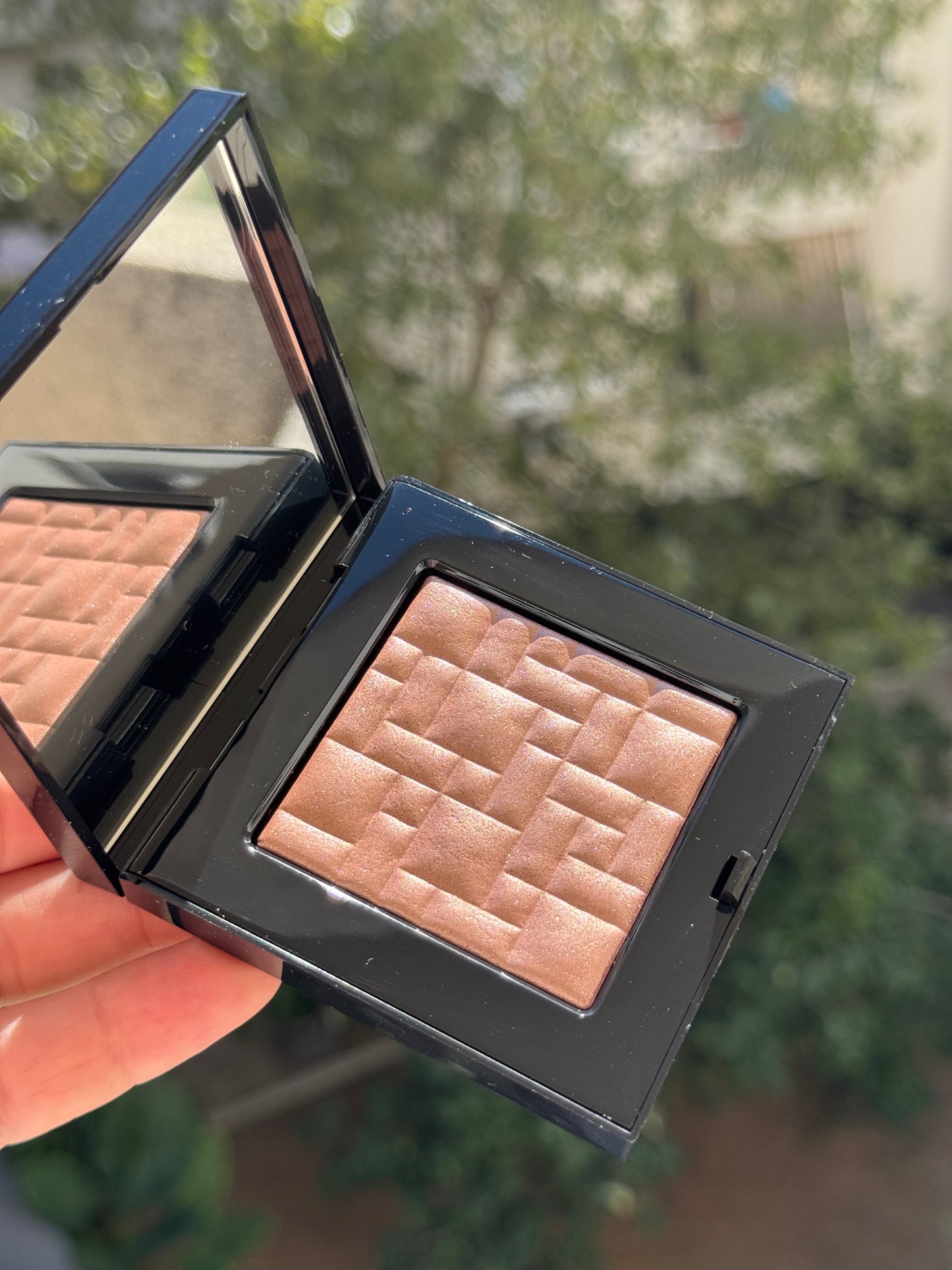 Bobbi Brown
Highlighting Powder
