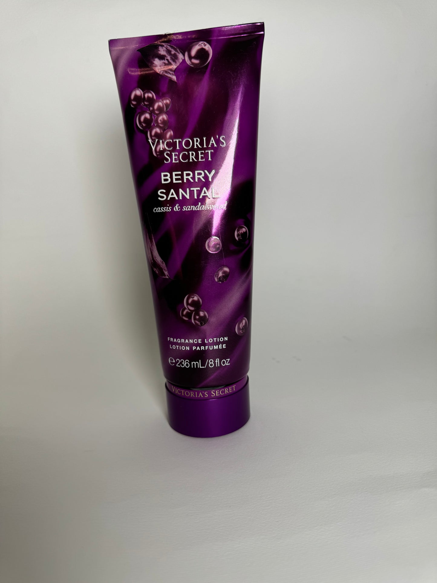 Victoria’s Secret
Berry Santal Cassis & Santalwood
Fragrance Lotion