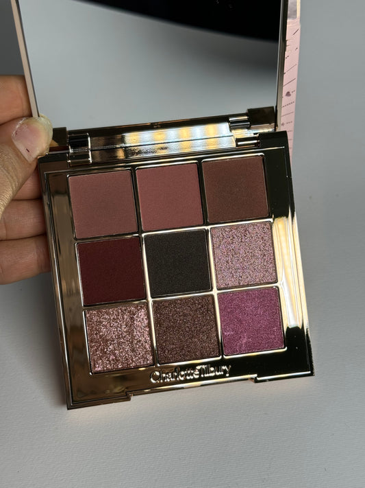 Charlotte Tilbury
Pillow Talk Beautyverse Love Eyeshadow Palette