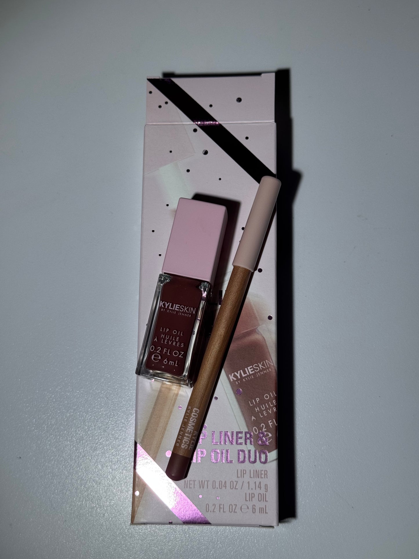 Kylie Jenner
Lip Liner & Lip Oil Duo Gift Set
Shade Cappucino & Cupcake