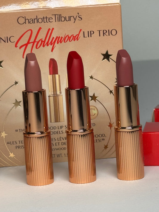 Charlotte Tilbury
Mini Iconic Hollywood Lipstick Trio Set
Shade K.I.S.S.I.N.G Icon Baby
Matte Revolution Hollywood Vixen
K.I.S.S.I.N.G 90s Pink