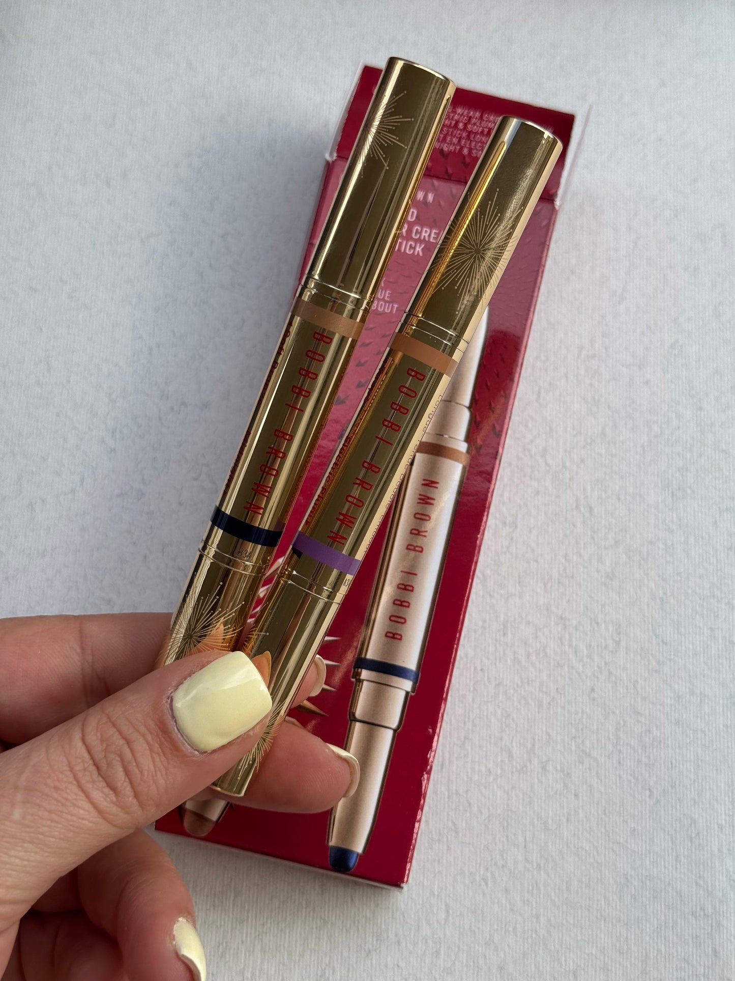 Bobbi Brown
Dual-Ended Long-Wear Cream Shadow Stick
Shade Taupe & Electric Plum-Soft Bronze & Midnight