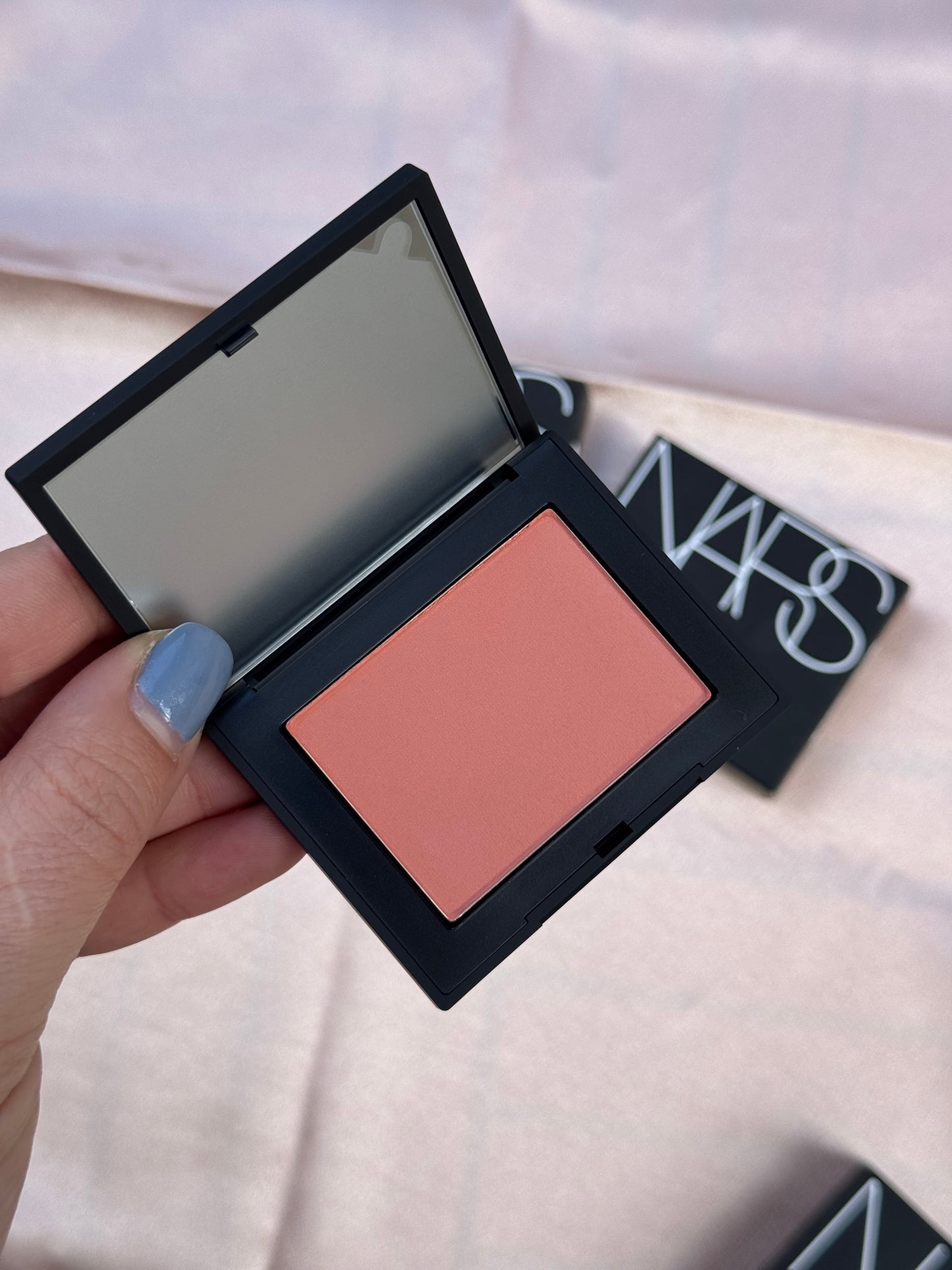 Nars
Blush