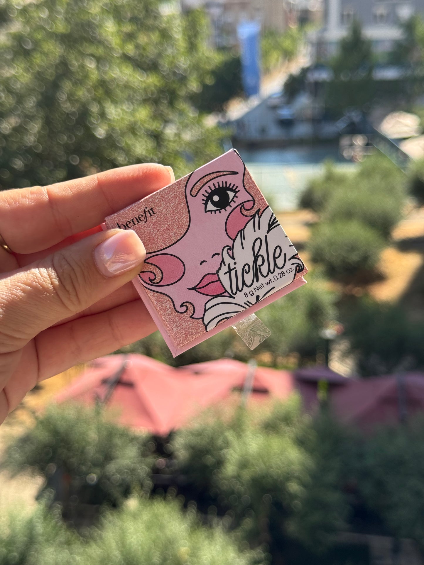 Benefit Cosmetics
Tickle Shimmer Finish Powder Highlighters