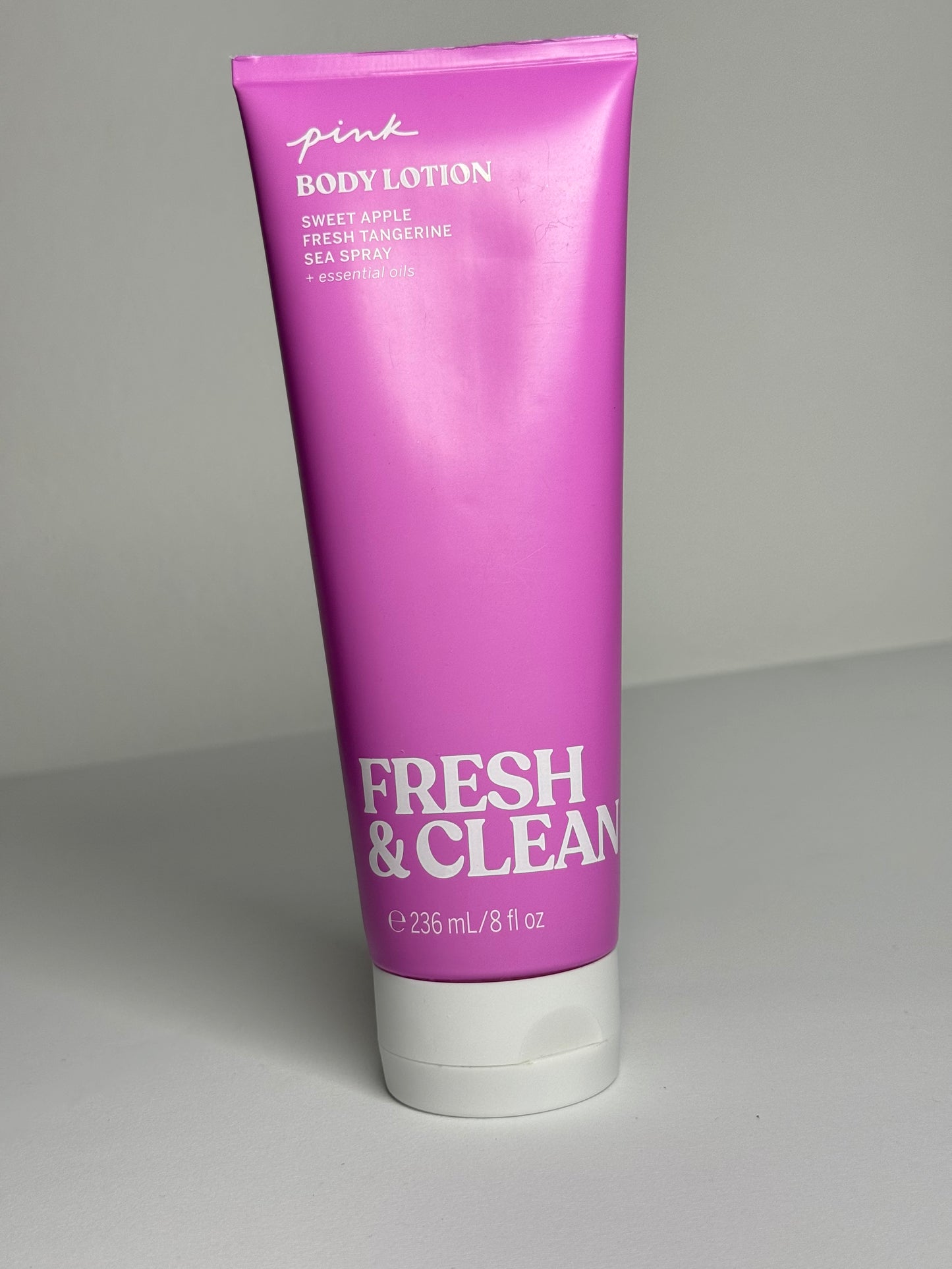 Victoria’s Secret                            Pink Fresh & Clean Body Lotion Limited Edition