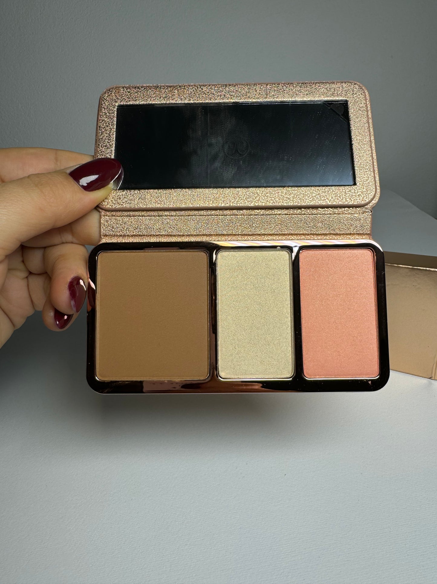 Anastasia Beverly Hills
Face Palettes – All in One Bronzer, Highlighter, Blush