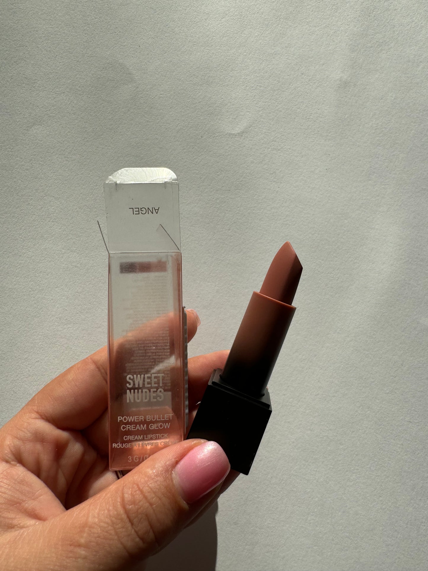 Huda Beauty
Power Bullet Cream Glow Lipstick