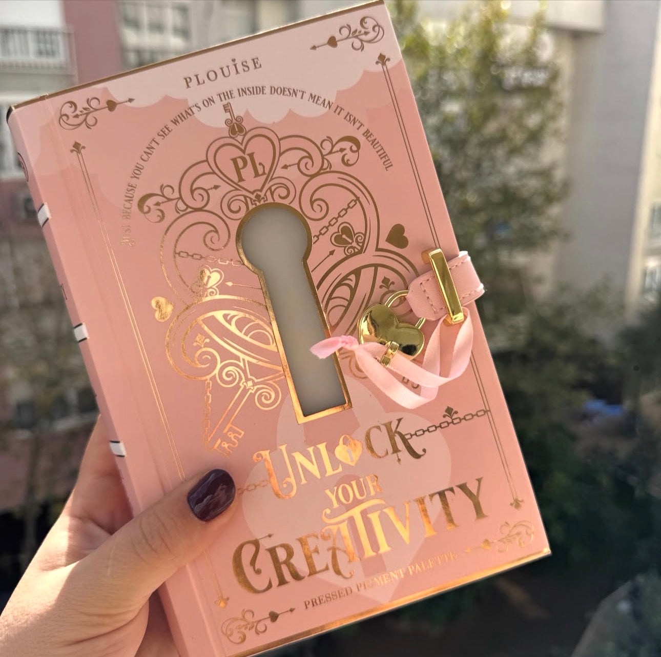 Plouise
Unlock Your Creativity Pressed Pigment Palette
