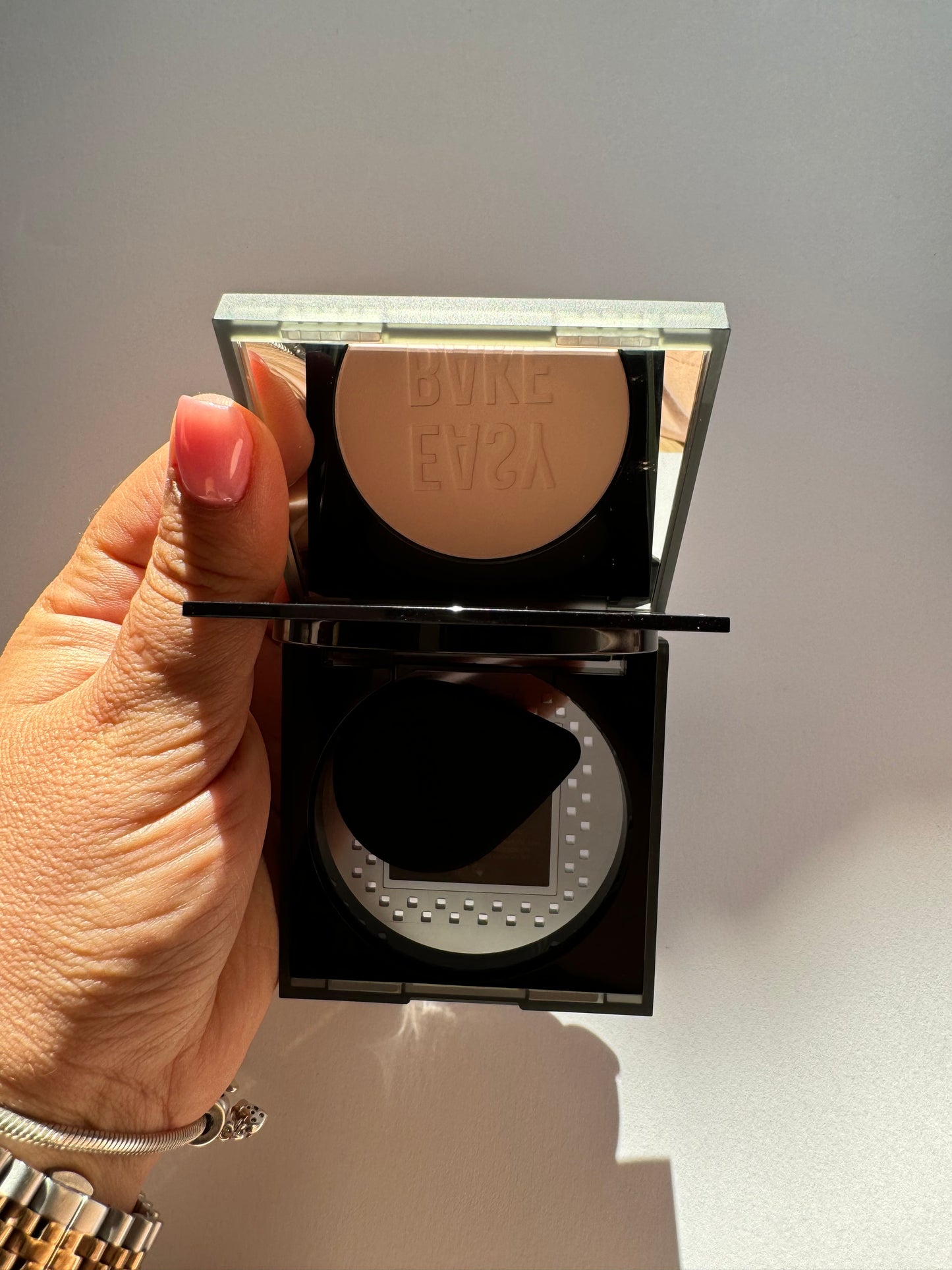 HUDA BEAUTY
Easy Bake and Snatch Pressed Talc-Free Brightening and Setting Powder