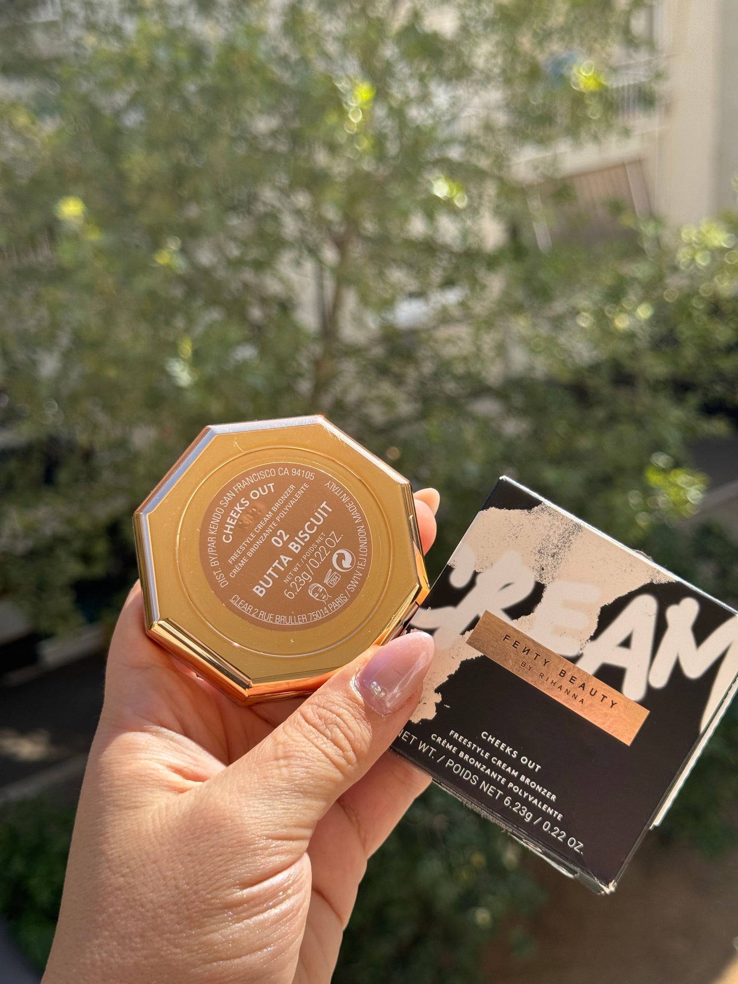 Fenty Beauty by Rihanna 
Cheeks Out Freestyle Cream Bronzer