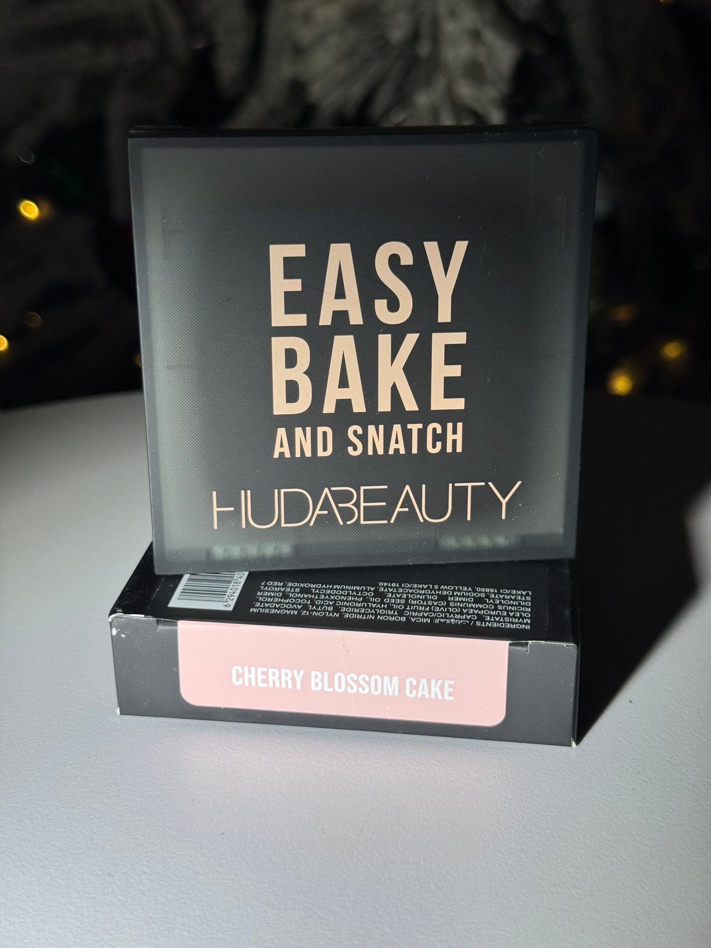 HUDA BEAUTY
Easy Bake and Snatch Pressed Talc-Free Brightening and Setting Powder