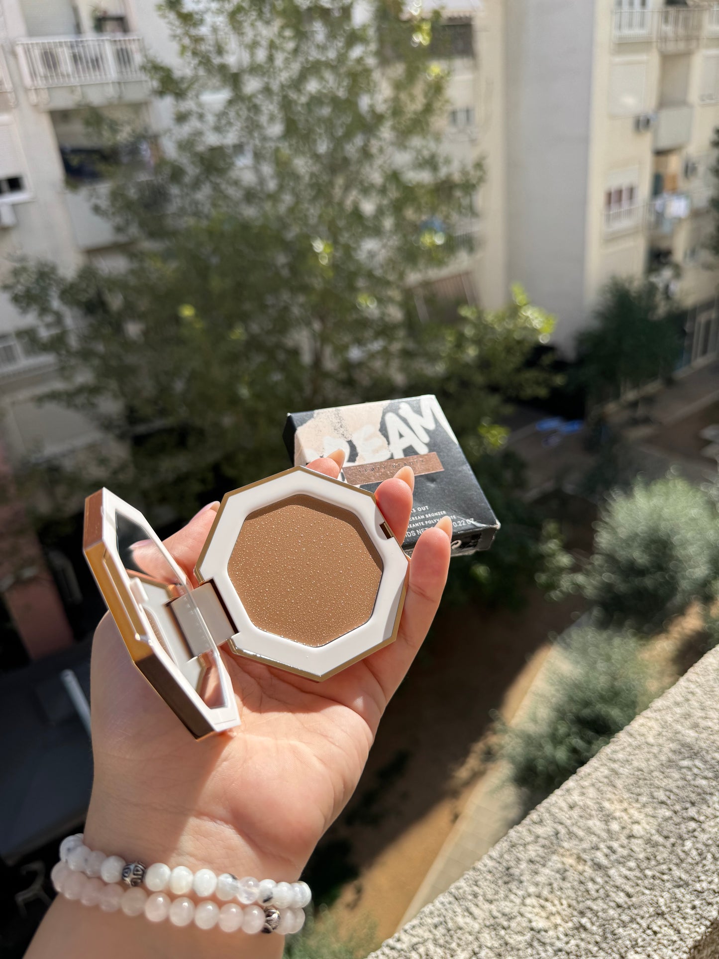 Fenty Beauty by Rihanna 
Cheeks Out Freestyle Cream Bronzer