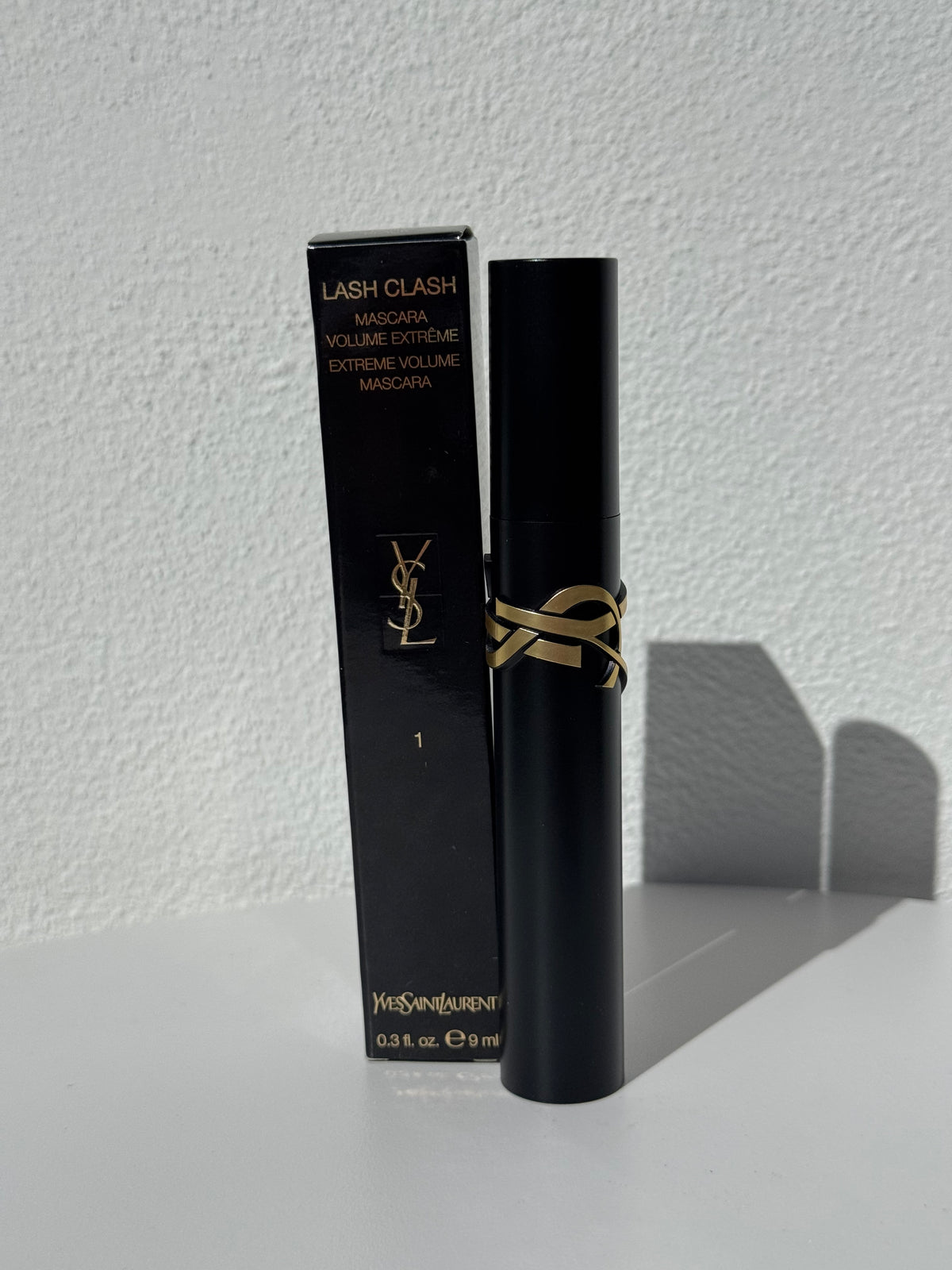 Yves Saint Laurent
Lash Clash Extreme Volume Mascara