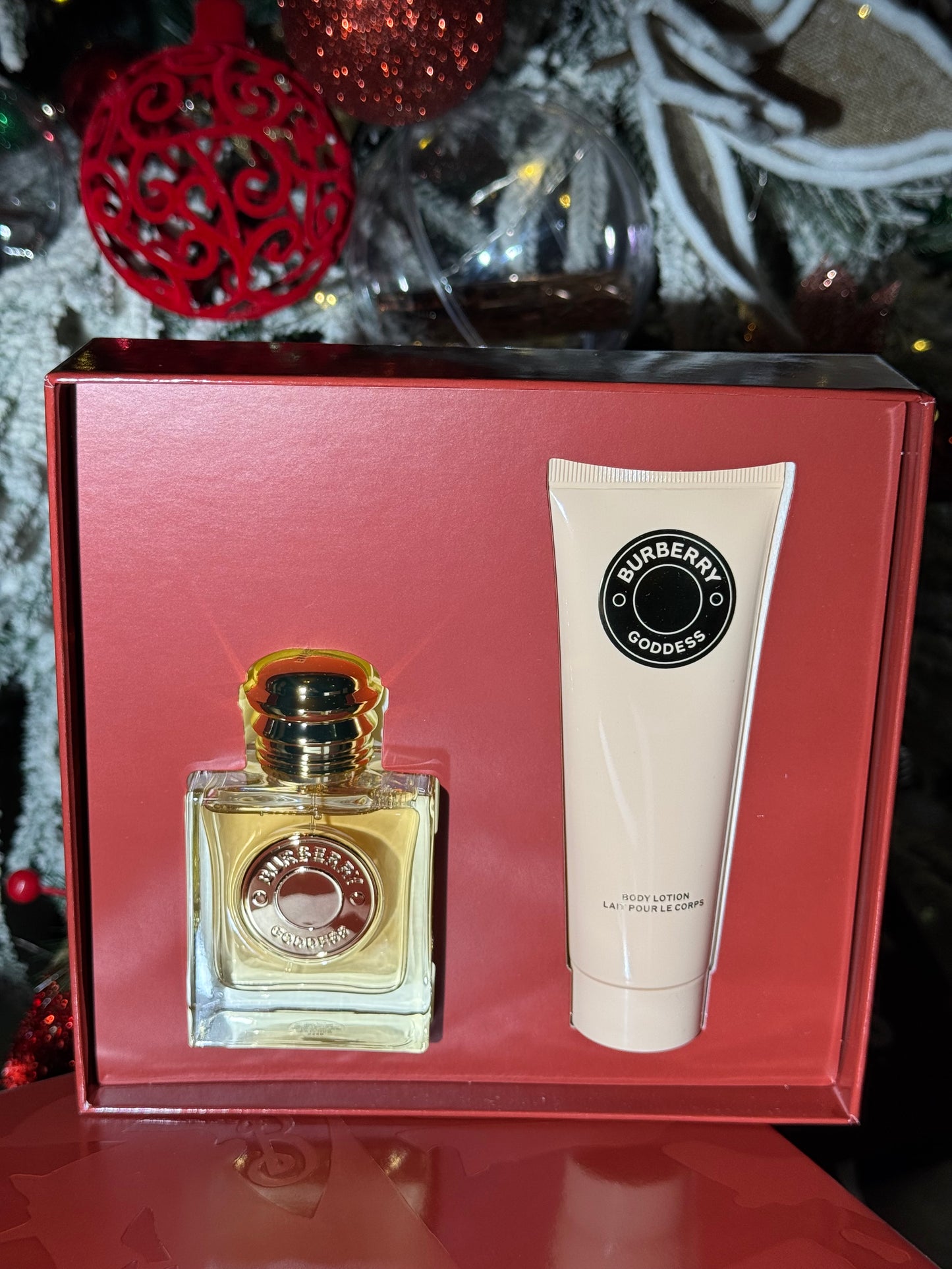 Burberry Gift Set
Goddess EAU DE PARFUM
50ml+75ml