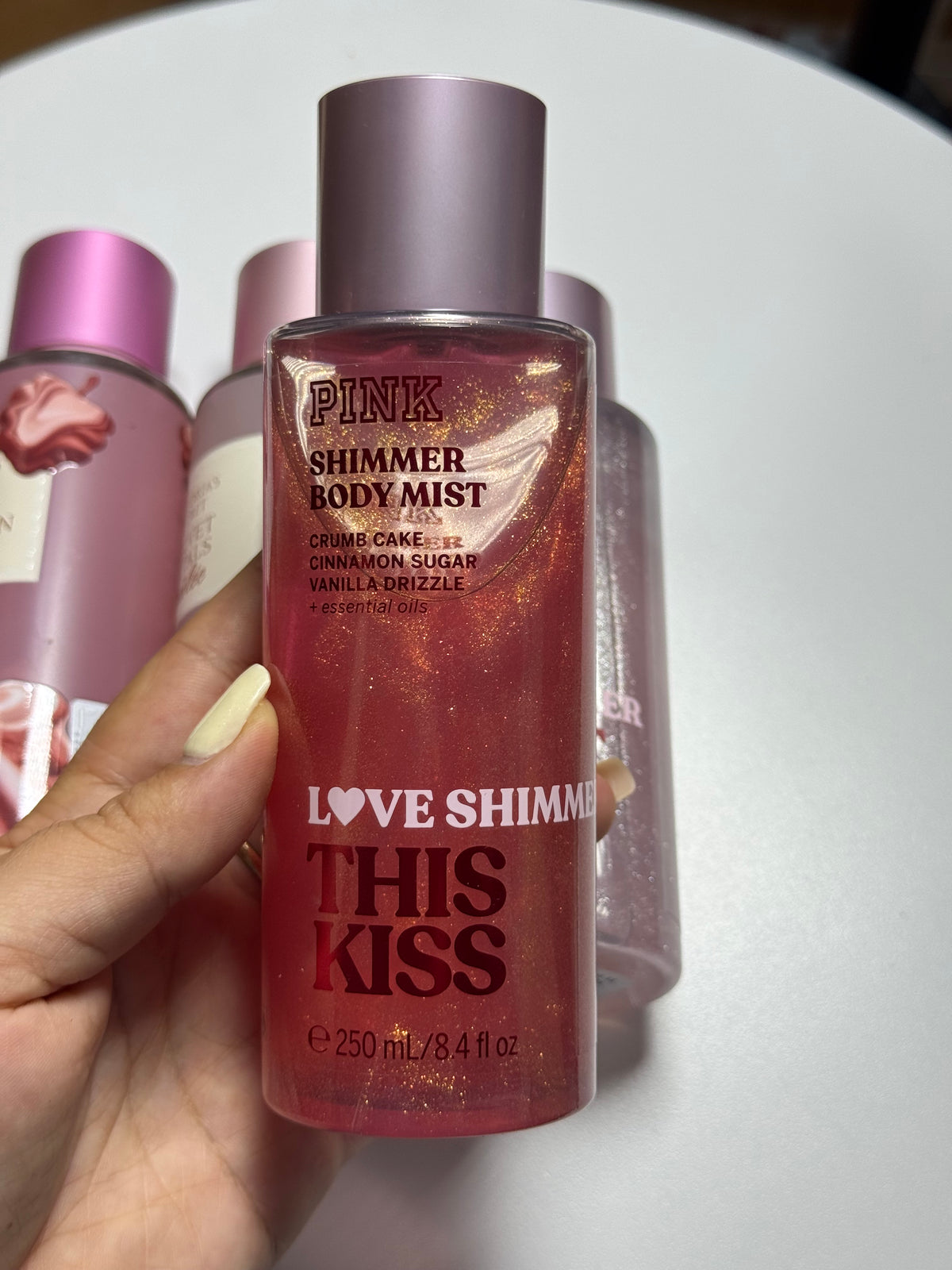Victoria’s Secret
Pink Shimmer Body Mist
This Kiss 250 ml