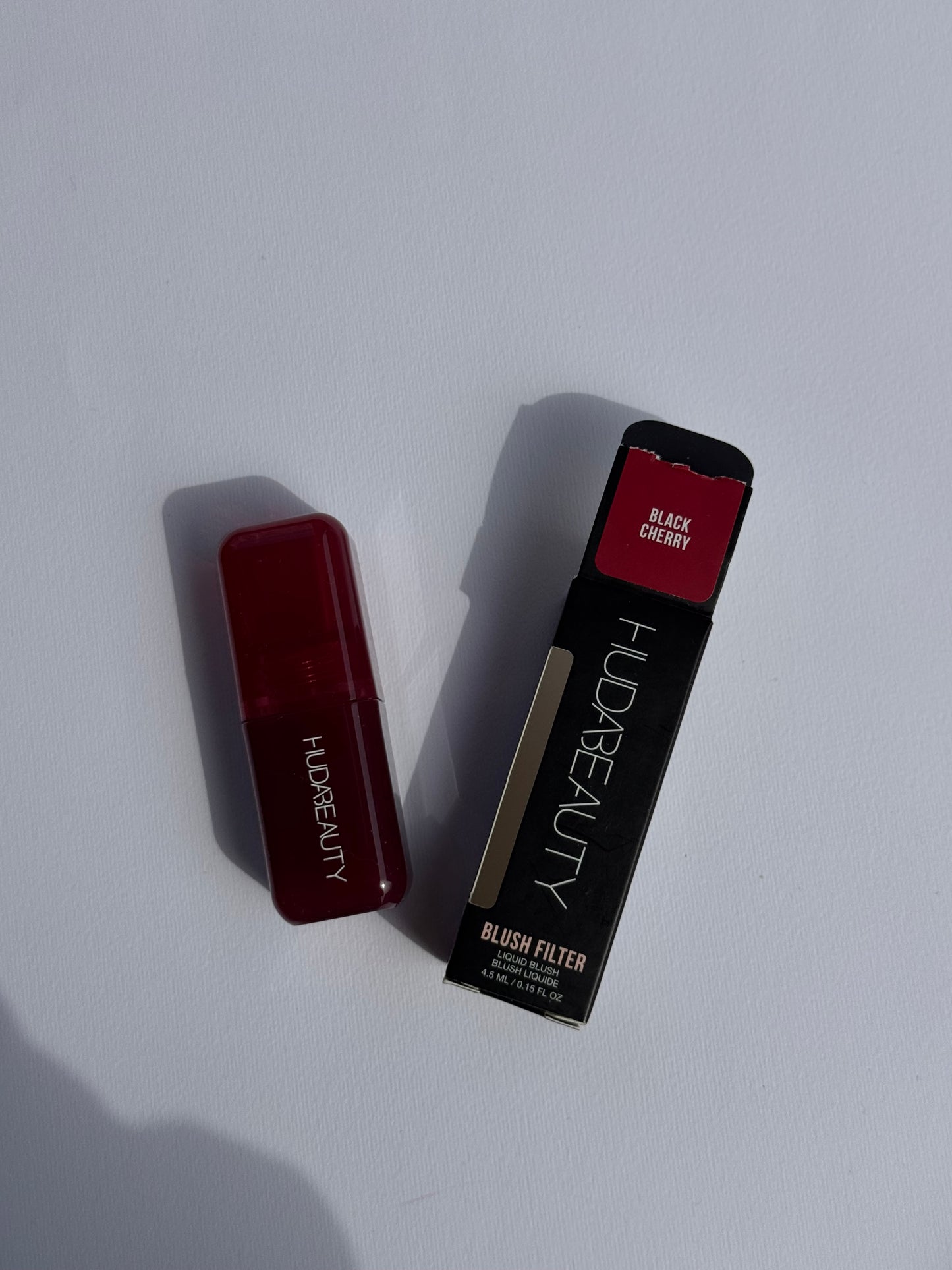 HUDA BEAUTY
Blush Filter Soft Glow Liquid Blush