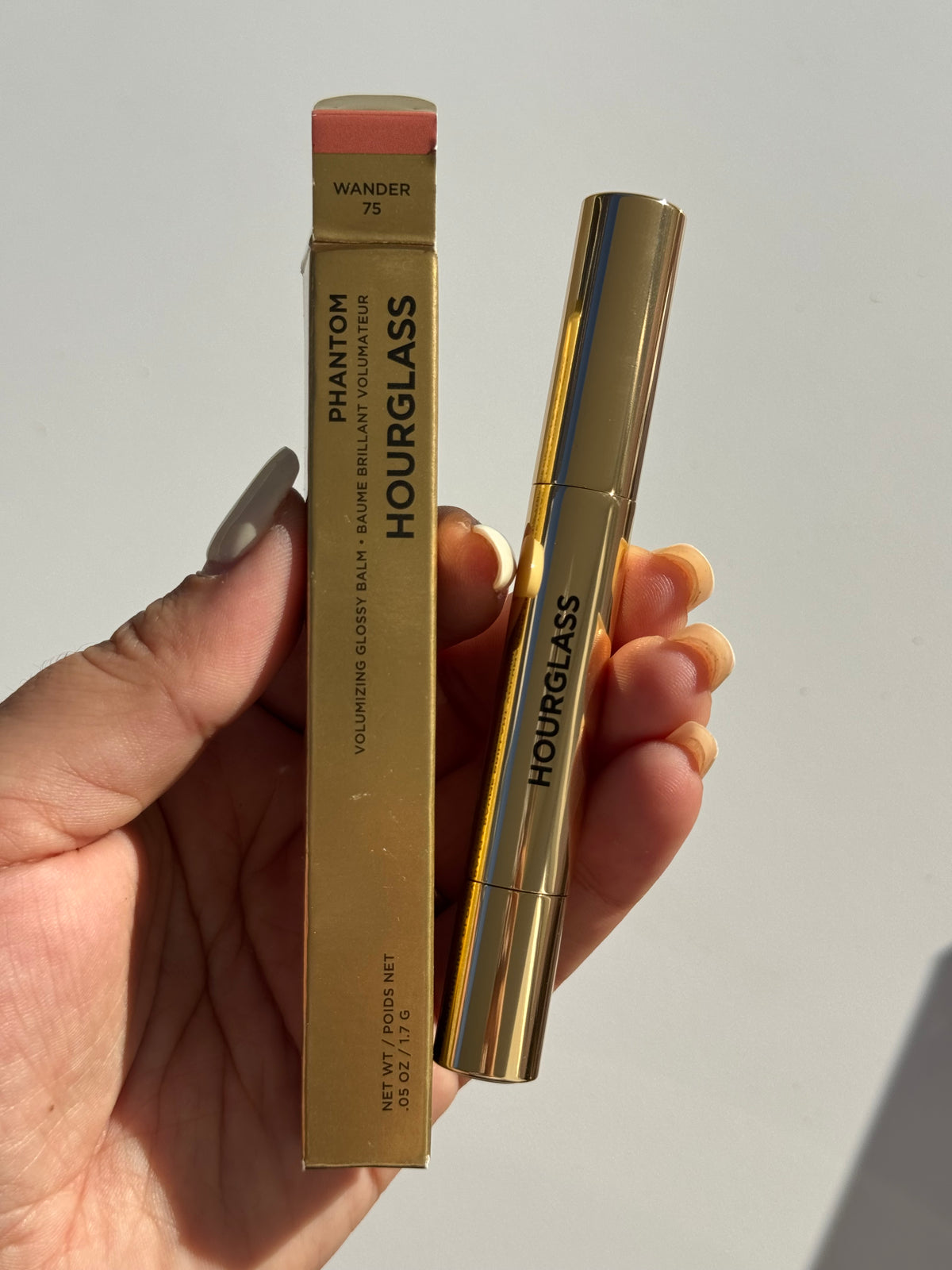 Hourglass
Phantom Volumising Glossy Balm