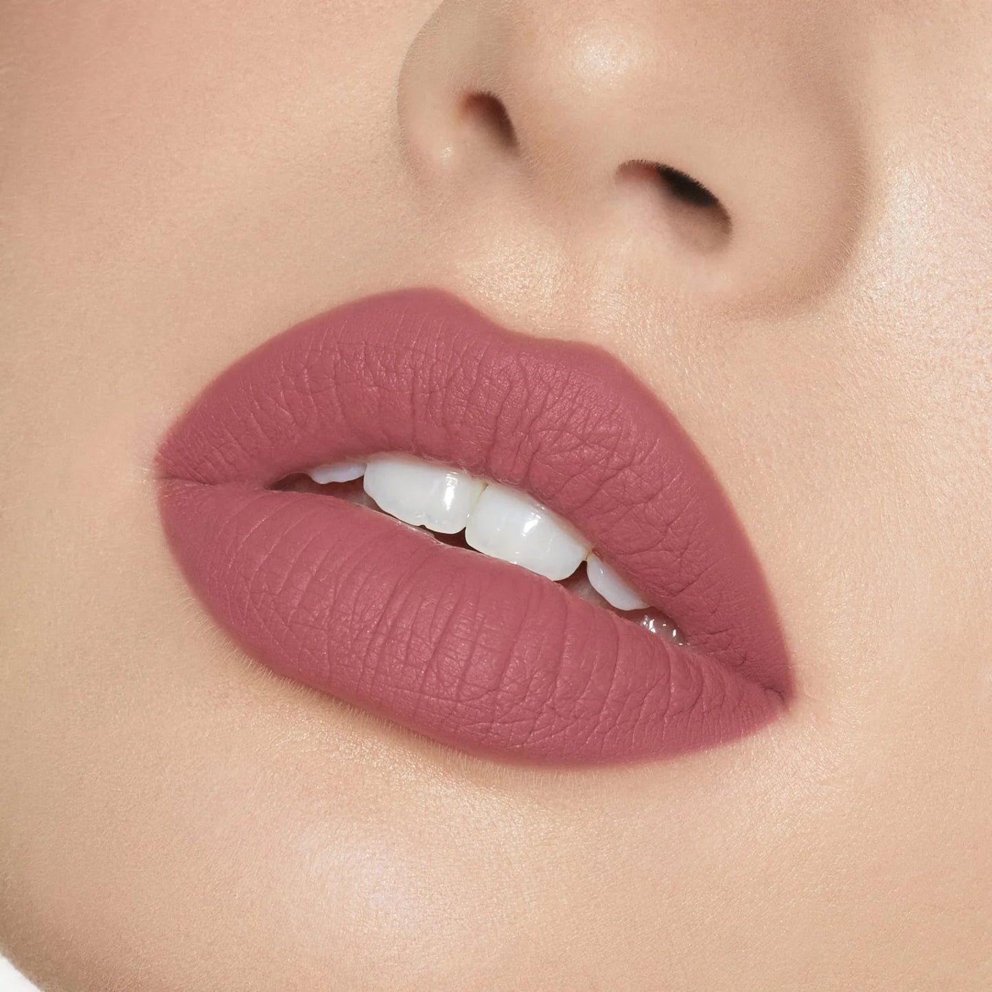 Kylie Jenner
Velvet Liquid Lipstick & Lip Liner