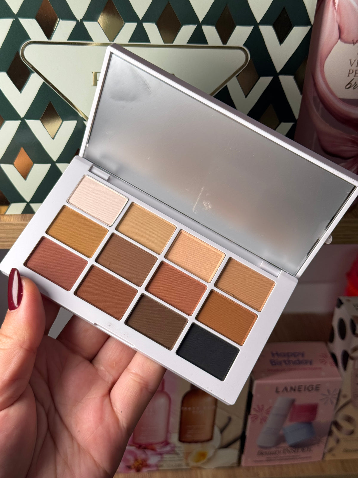 MAKEUP BY MARIO
Master Mattes® Eyeshadow Palette: The Original