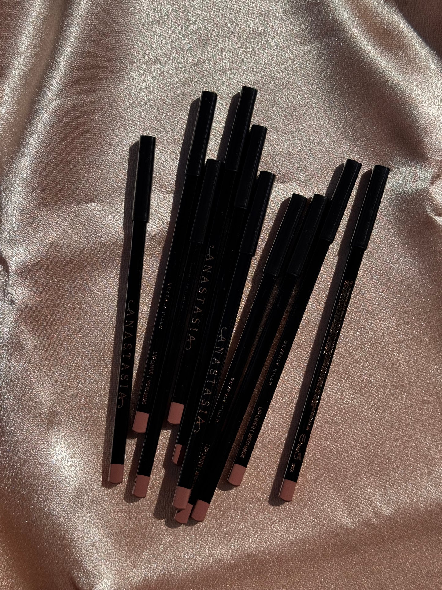 Anastasia Beverly Hills 
Velvety-Matte Precision Shaping Lip Liner