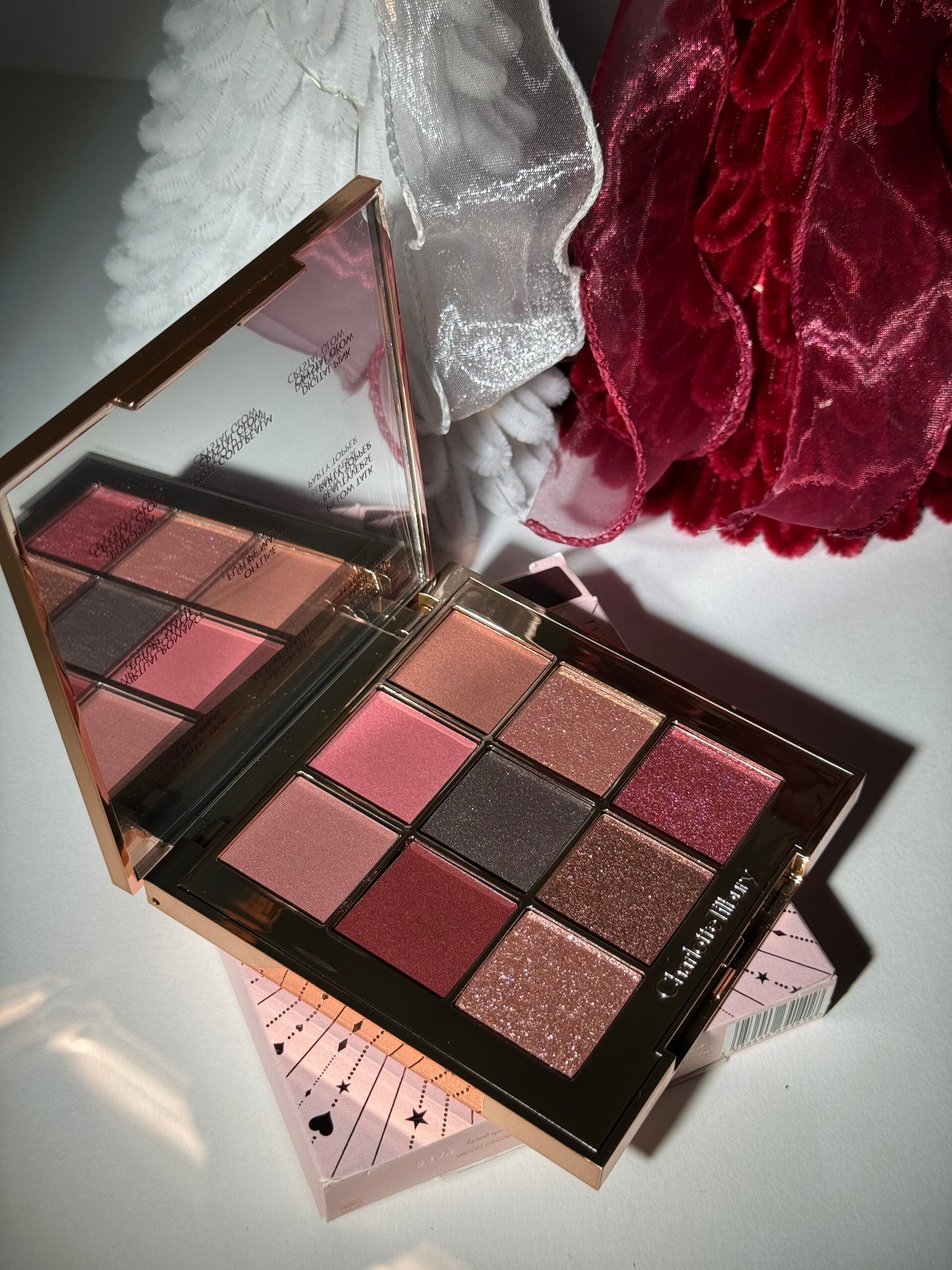 CHARLOTTE TILBURY PILLOW TALK BEAUTYVERSE LOVE PALETTE
LIMITED EDITION EYESHADOW PALETTE