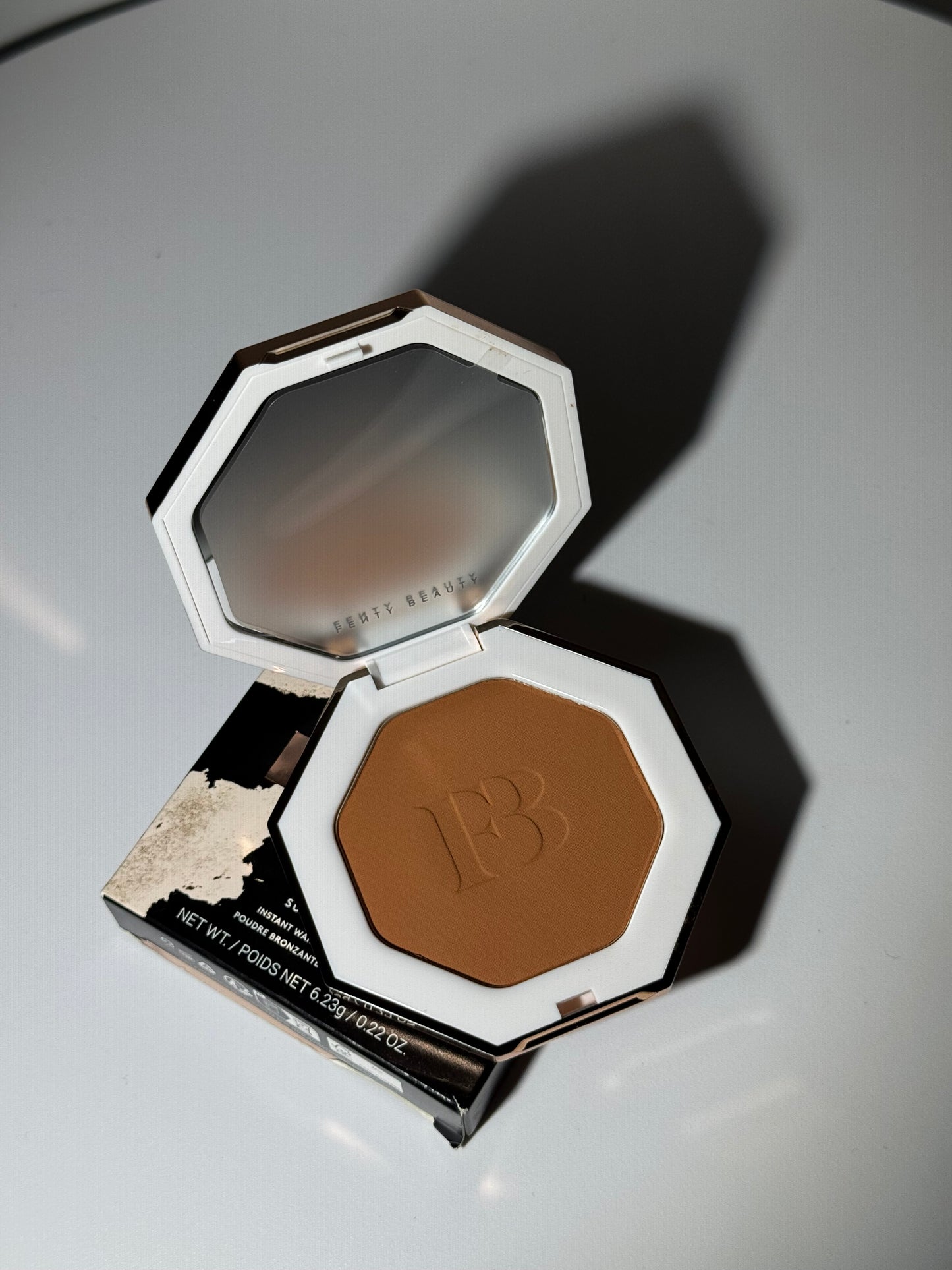 Fenty Beauty by Rihanna
Sun Stalk’r Instant Warmth Bronzer