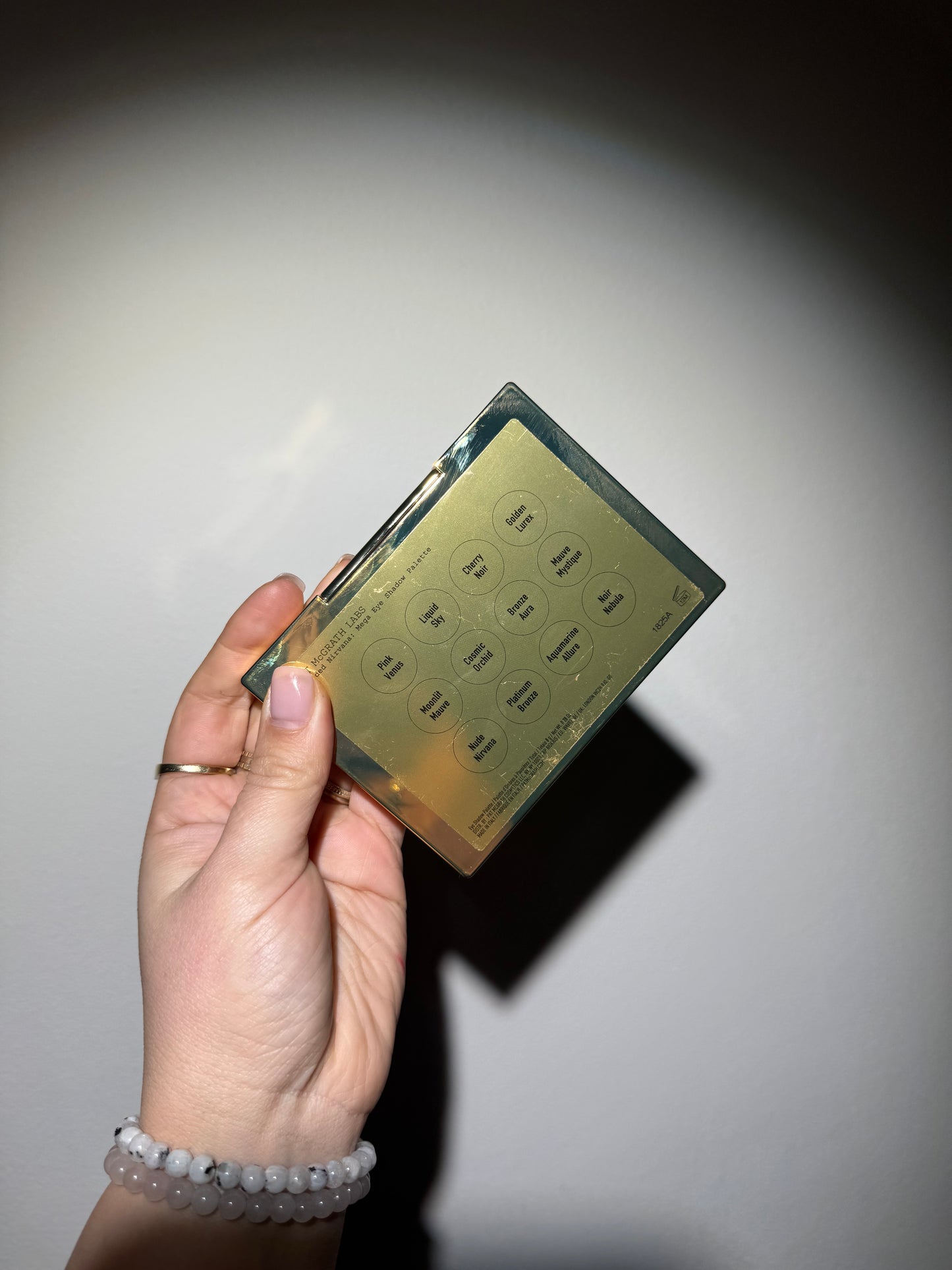PAT McGRATH LABS
GILDED NIRVANA: MEGA EYE SHADOW PALETTE
Pa Kuti