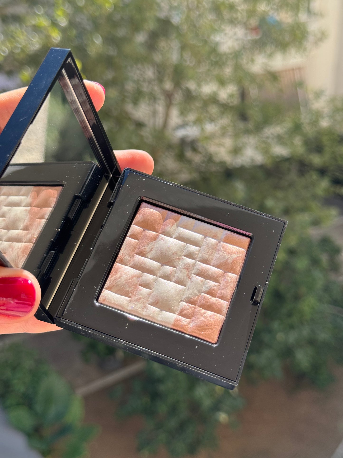 Bobbi Brown
Highlighting Powder