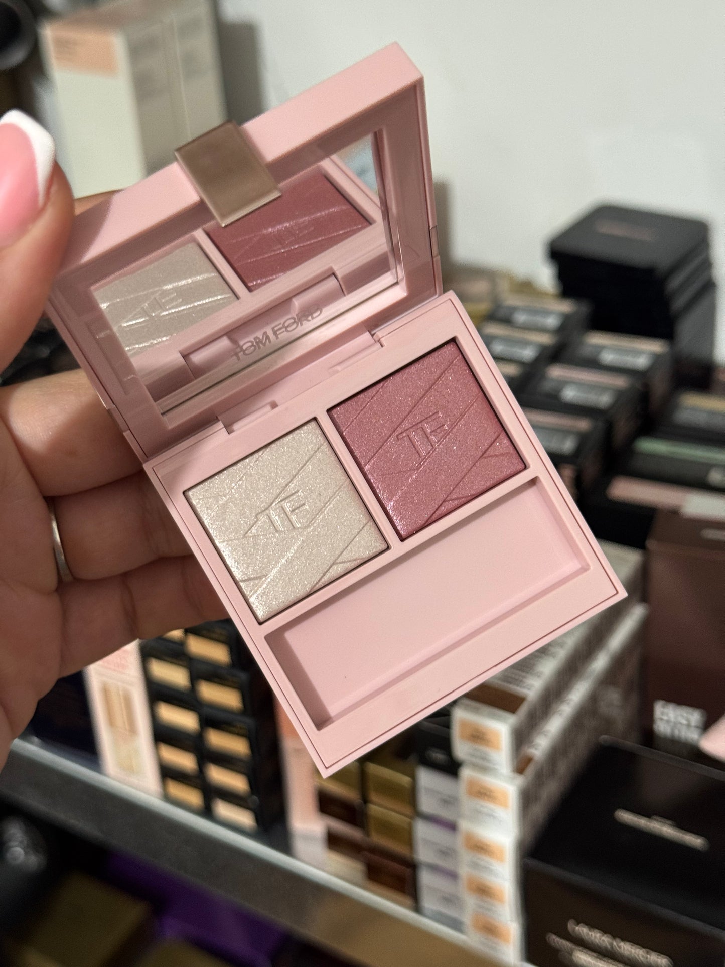 TOM FORD
LOVE COLLECTION EYE COLOR DUO LUMIÉRE