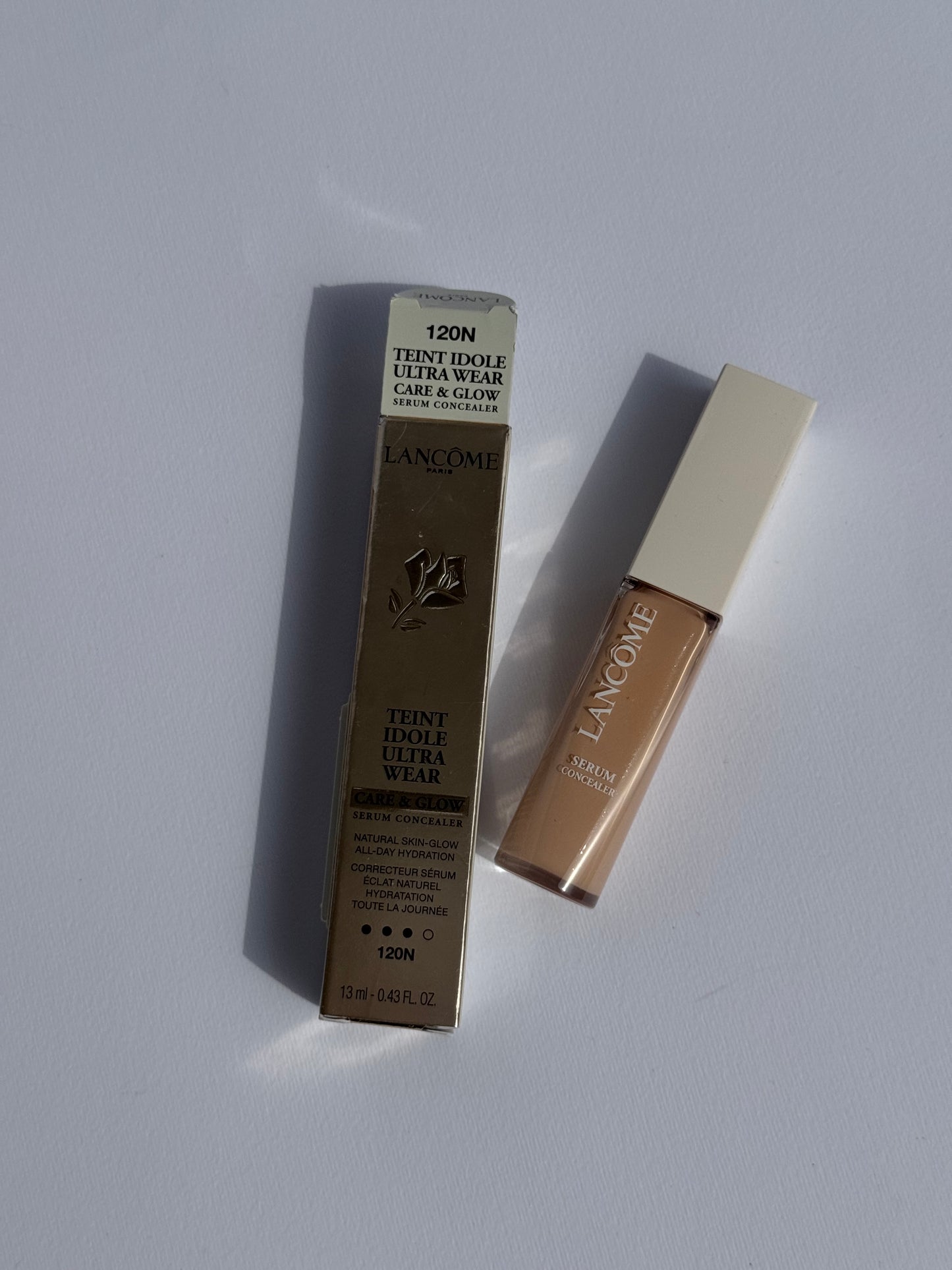 Lancôme
Care and Glow Serum Concealer with Hyaluronic Acid