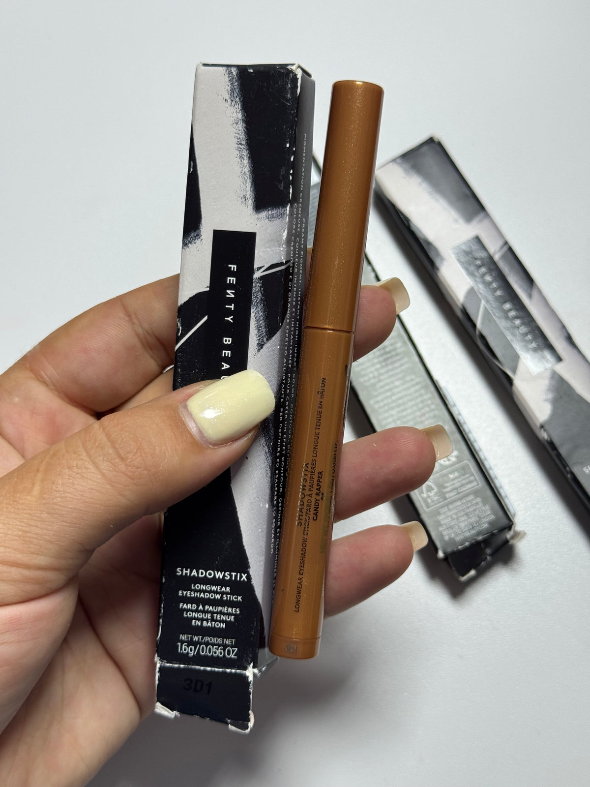 Fenty Beauty
Shadowstix
Longwear Eyeshadow Stick