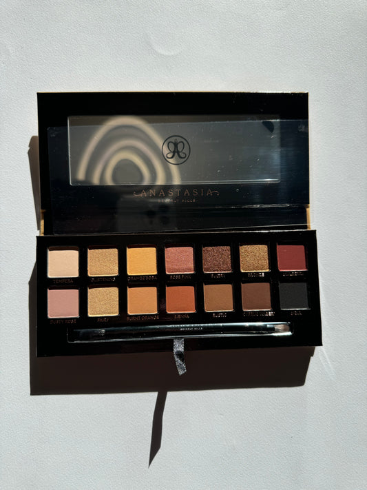 Anastasia Beverly Hills
Soft Glam Eyeshadow Palette