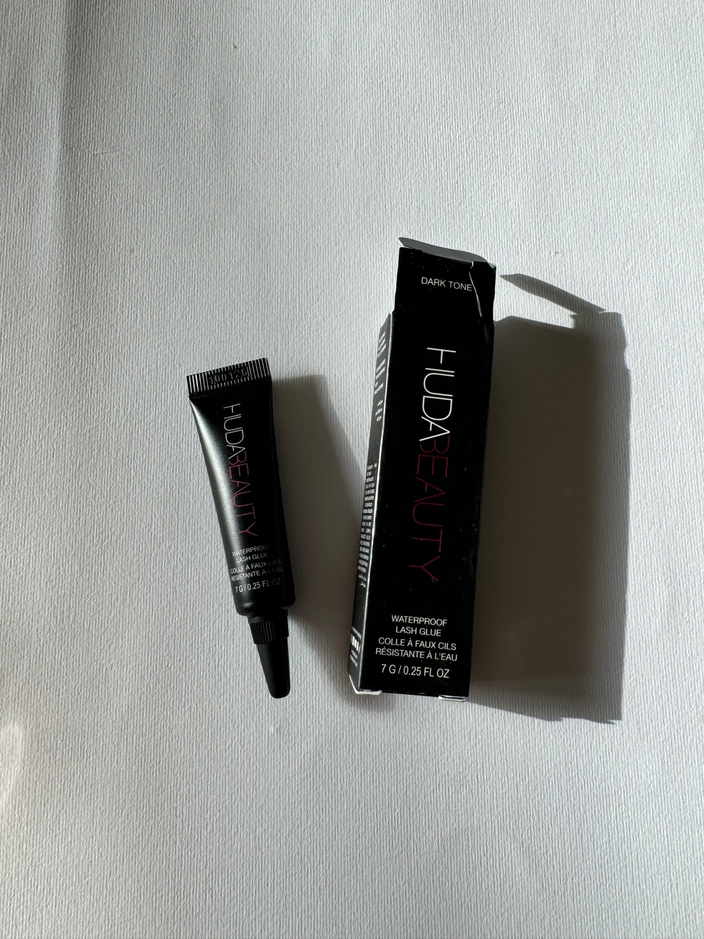 HUDA BEAUTY
Waterproof Lash Glue