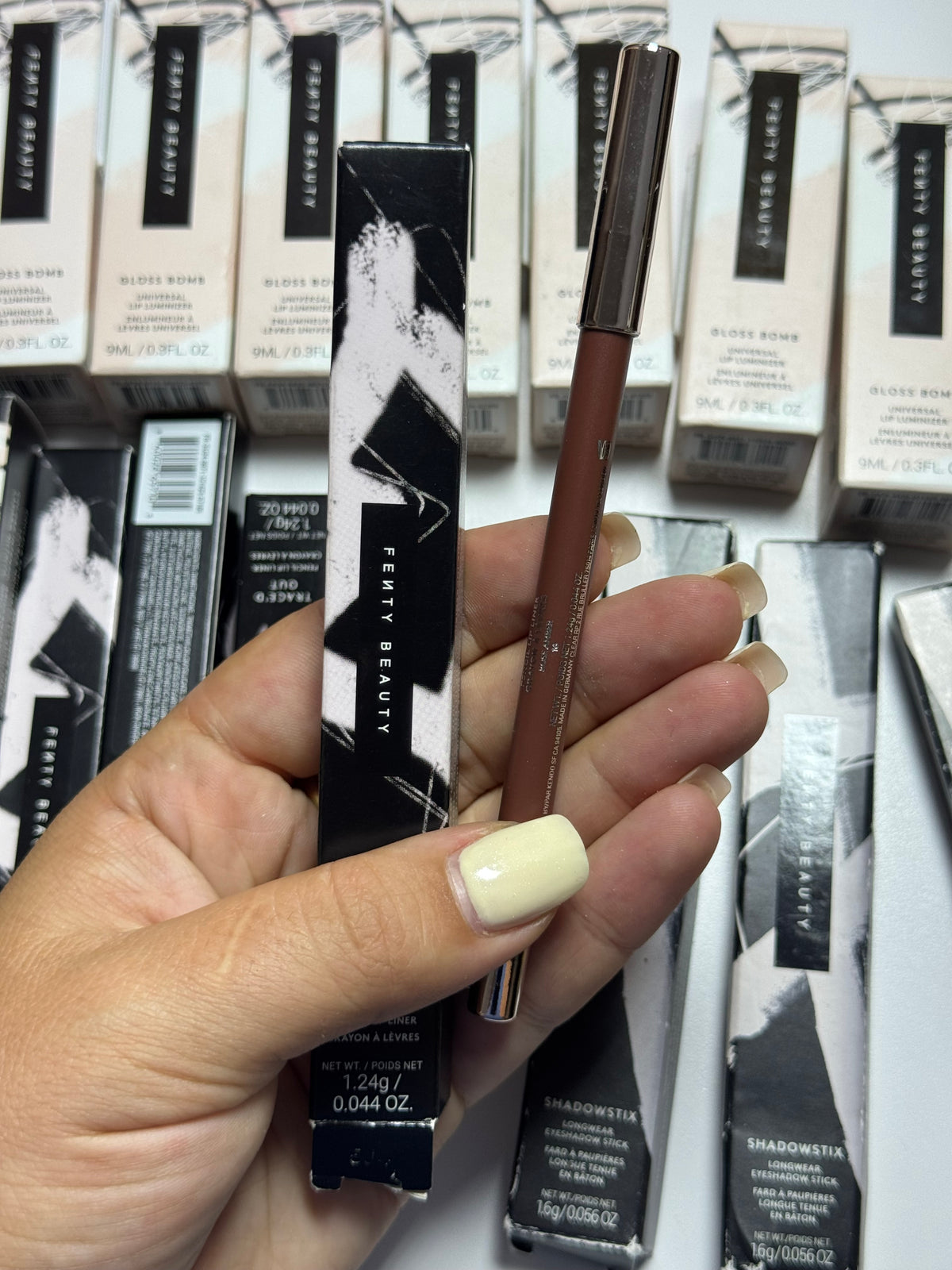 Fenty Beauty by Rihanna
Trace’d Out Longwear Waterproof Pencil Lip Liner