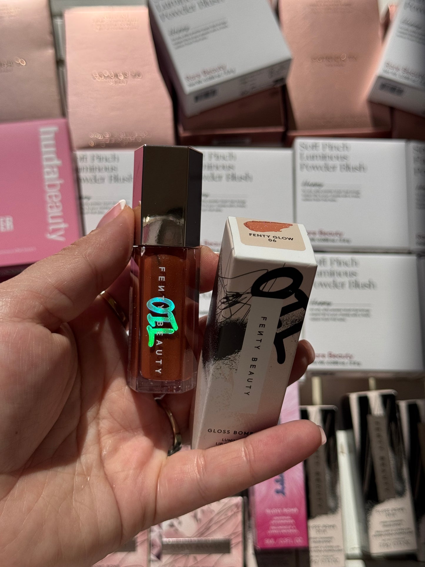 Fenty Beauty by Rihanna
Gloss Bomb Oil Luminizing Lip Oil ‘N Gloss