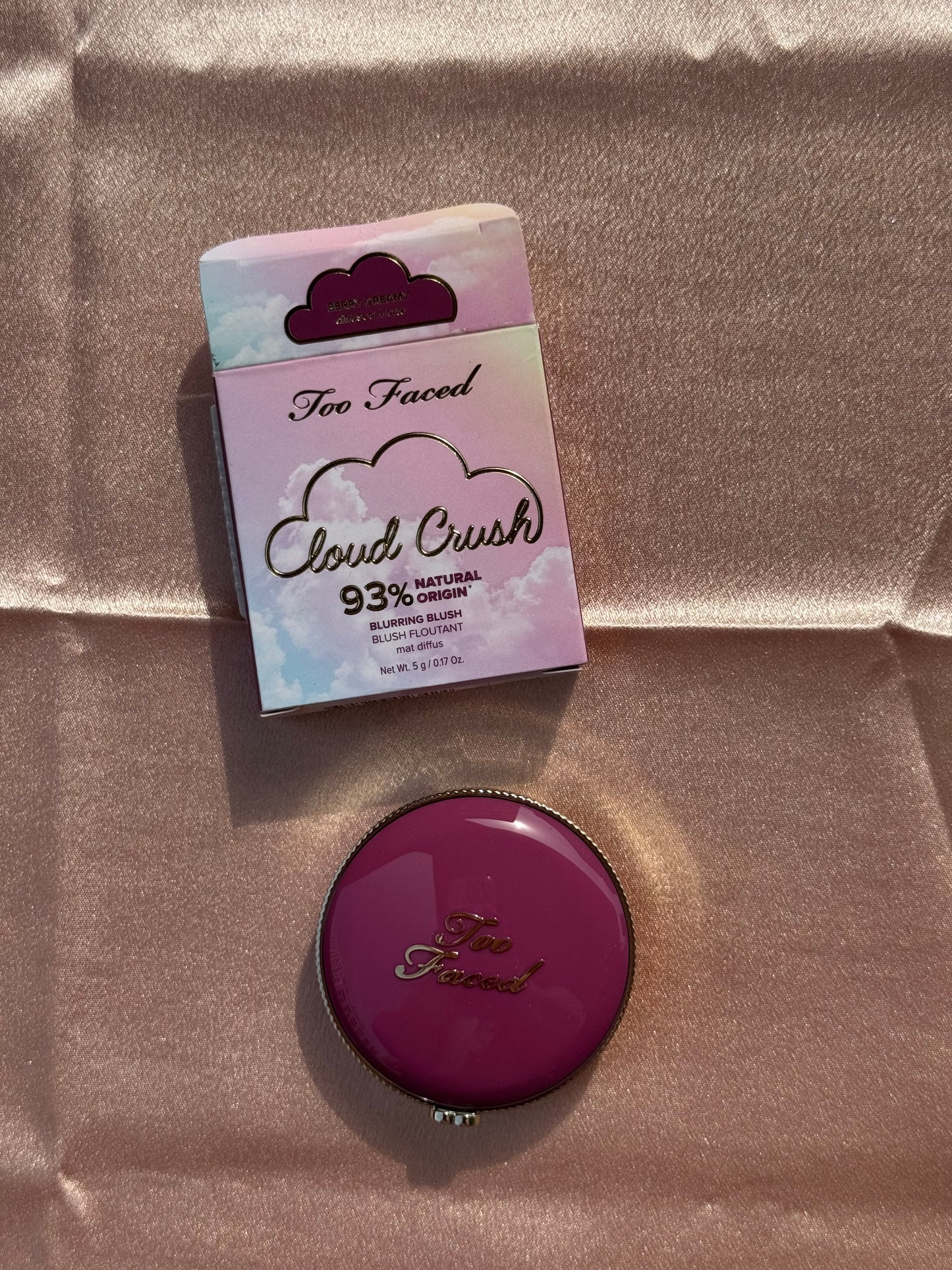 Too Faced 
Cloud Crush Blurring Powder Blush