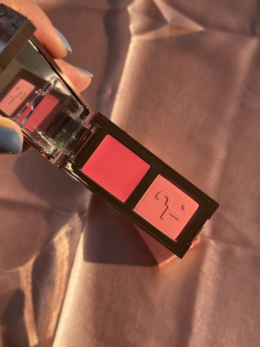 PATRICK TA 
Major Headlines Double-Take Crème & Powder Blush Duo