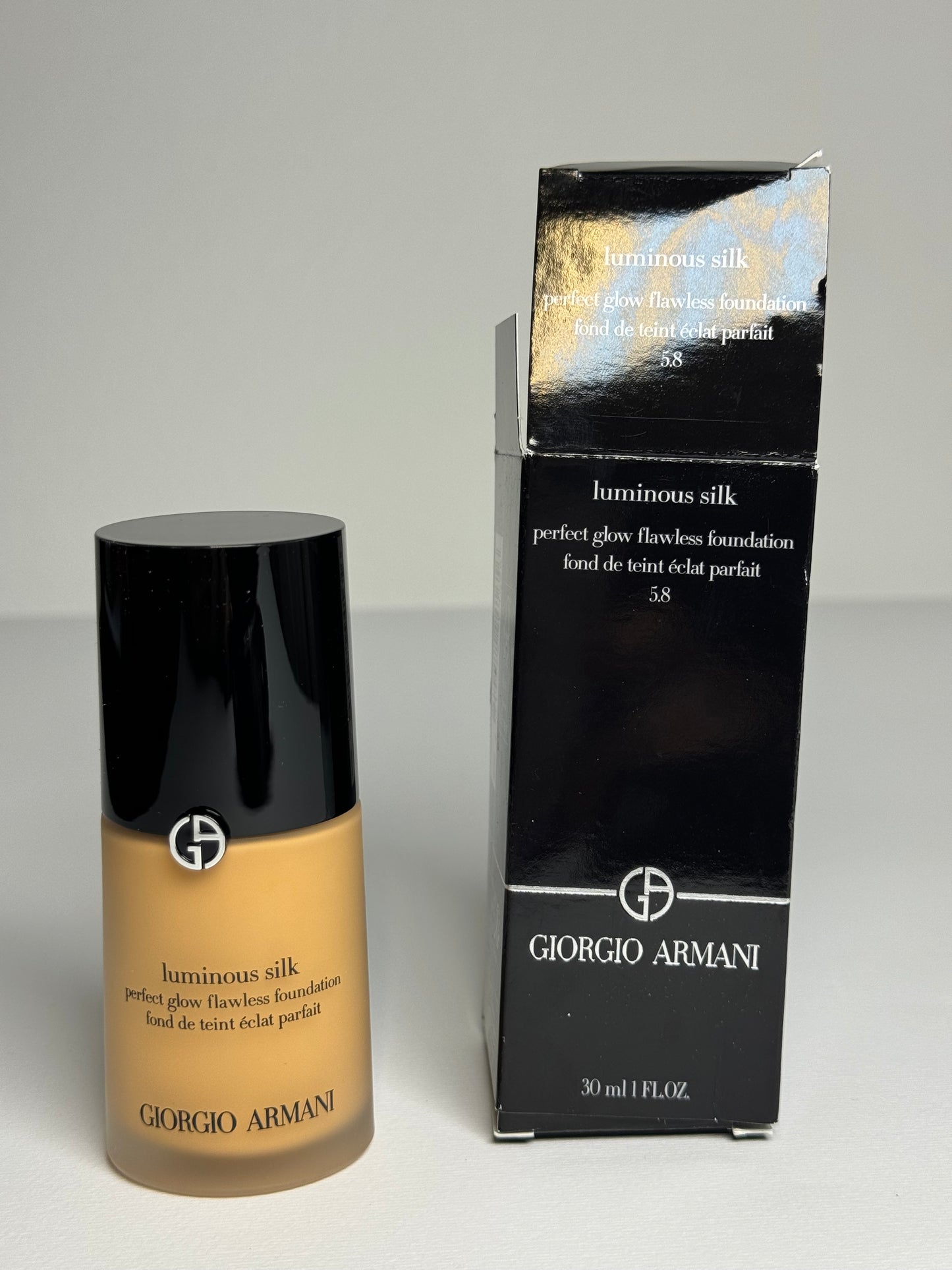 Armani Beauty
Luminous Silk Perfect Glow Flawless Oil-Free Foundation