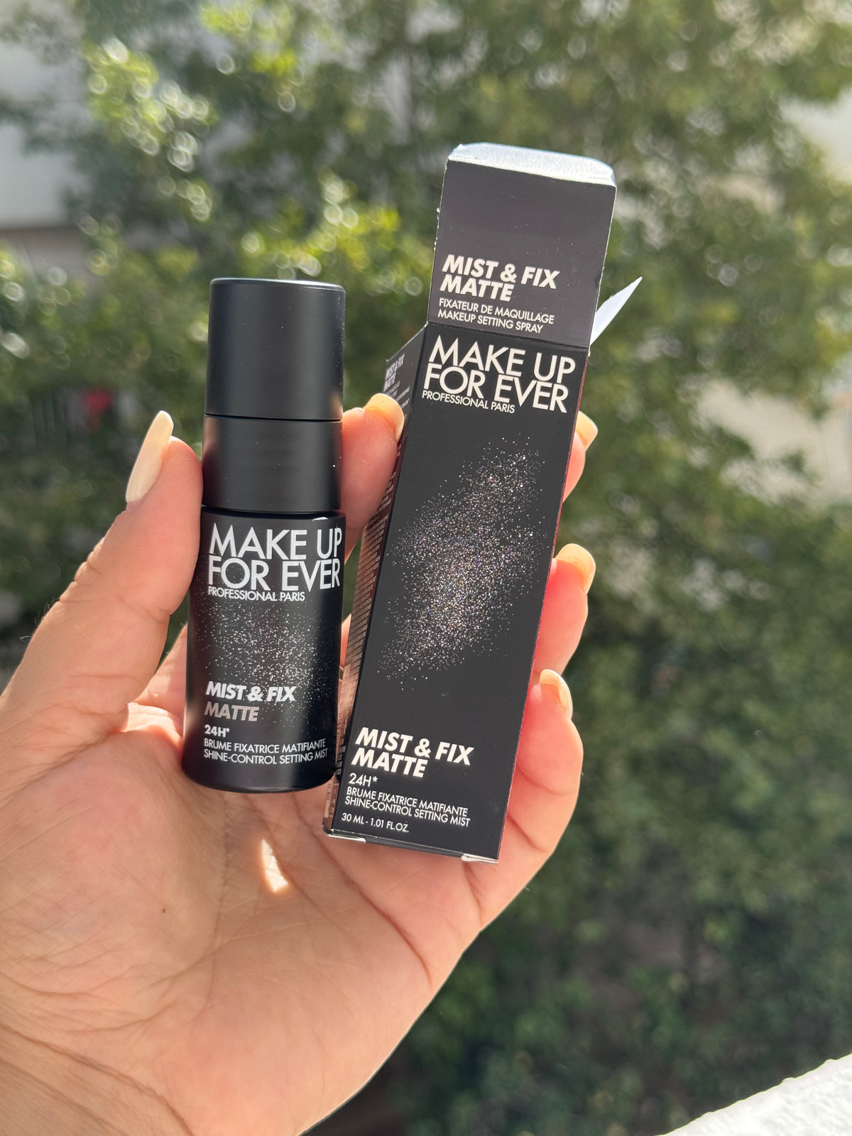 MAKE UP FOR EVER
Mist and Fix Matte 24H
Shine Control Setting Mist 30 ml