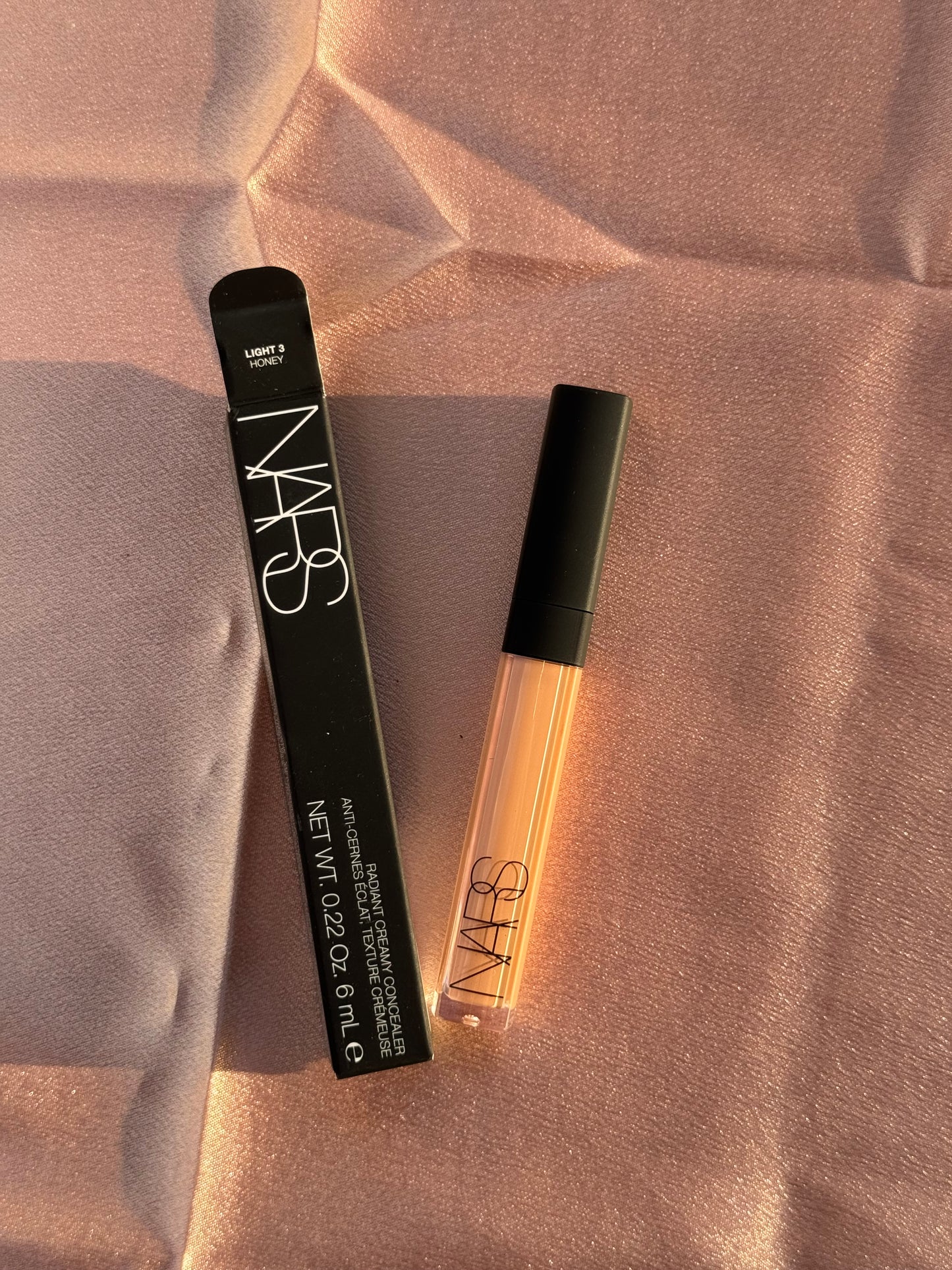 NARS 
Radiant Creamy Concealer with Hydrating Medium Coverage
