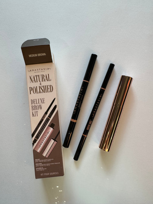 Anastasia Beverly Hills
Natural & Polished 
Deluxe Brow Kit