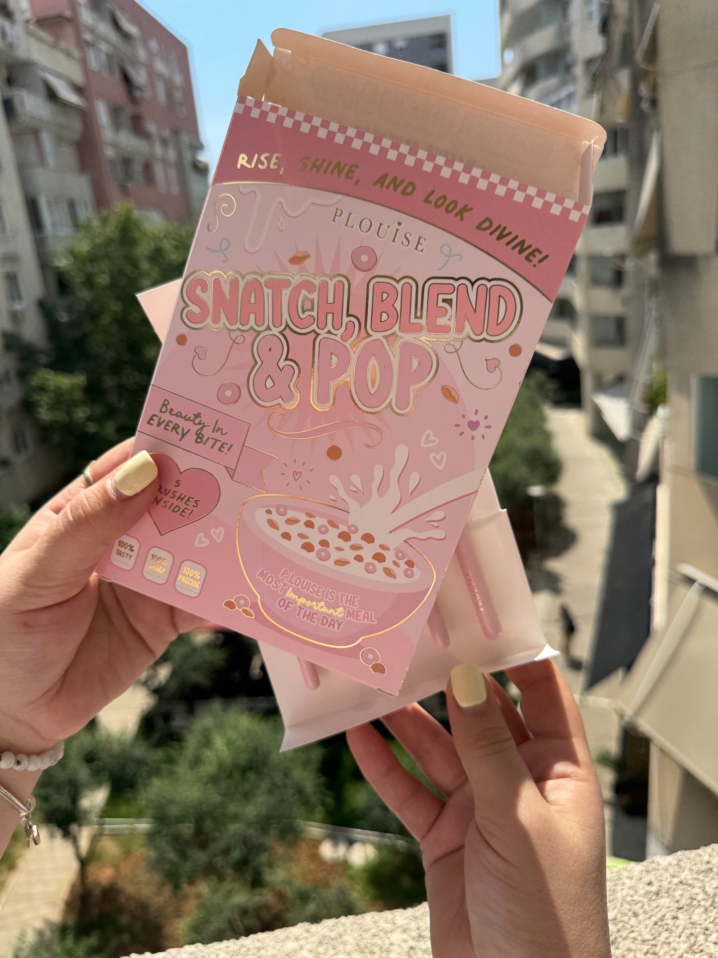 Plouise
Snatch Blend and Pop Brush Set