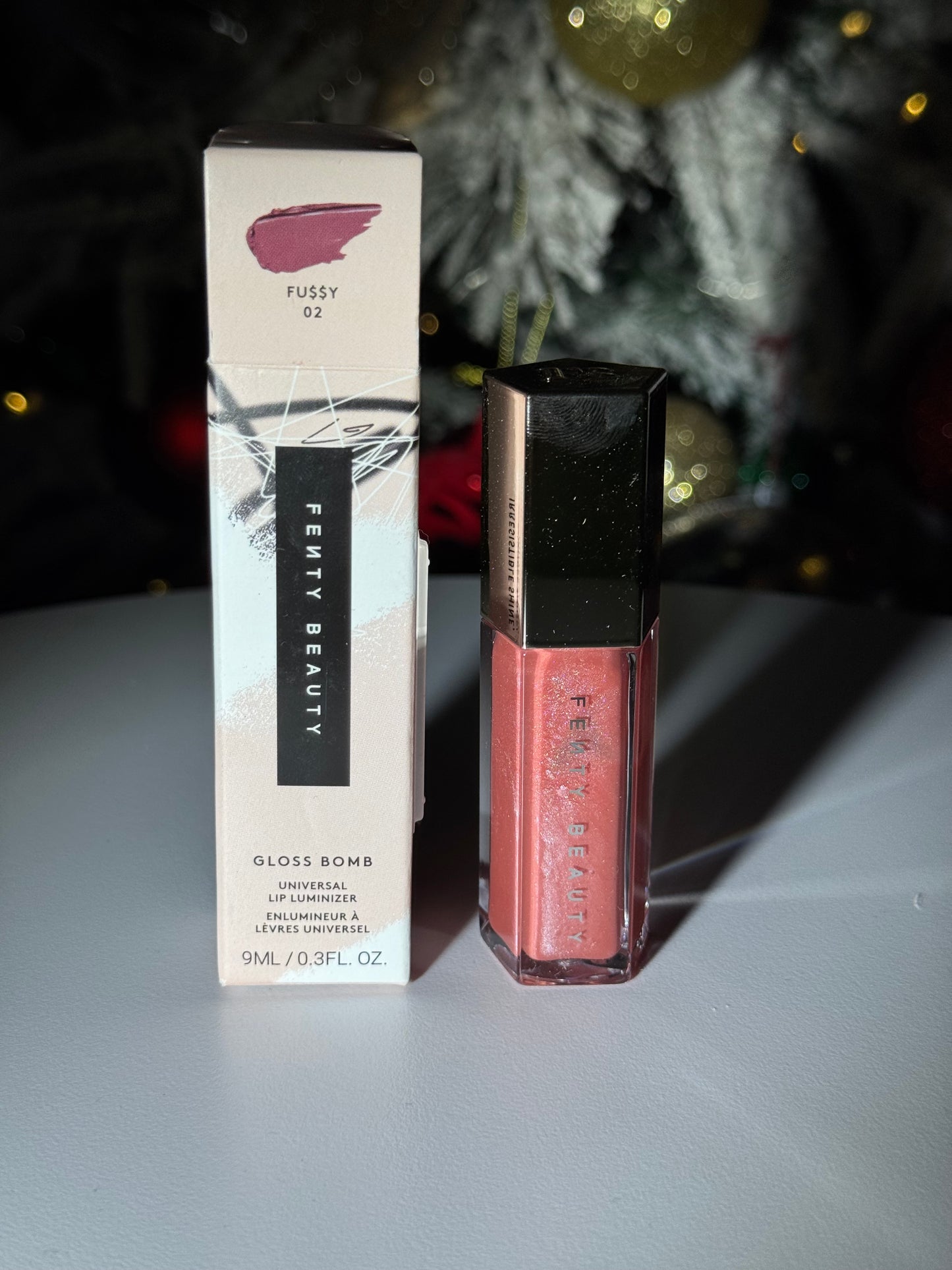 Fenty Beauty by Rihanna
Gloss Bomb Universal Lip Luminizer