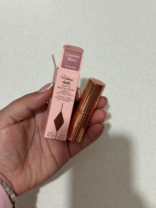 Charlotte Tilbury
Matte Revolution Hydrating Lipstick