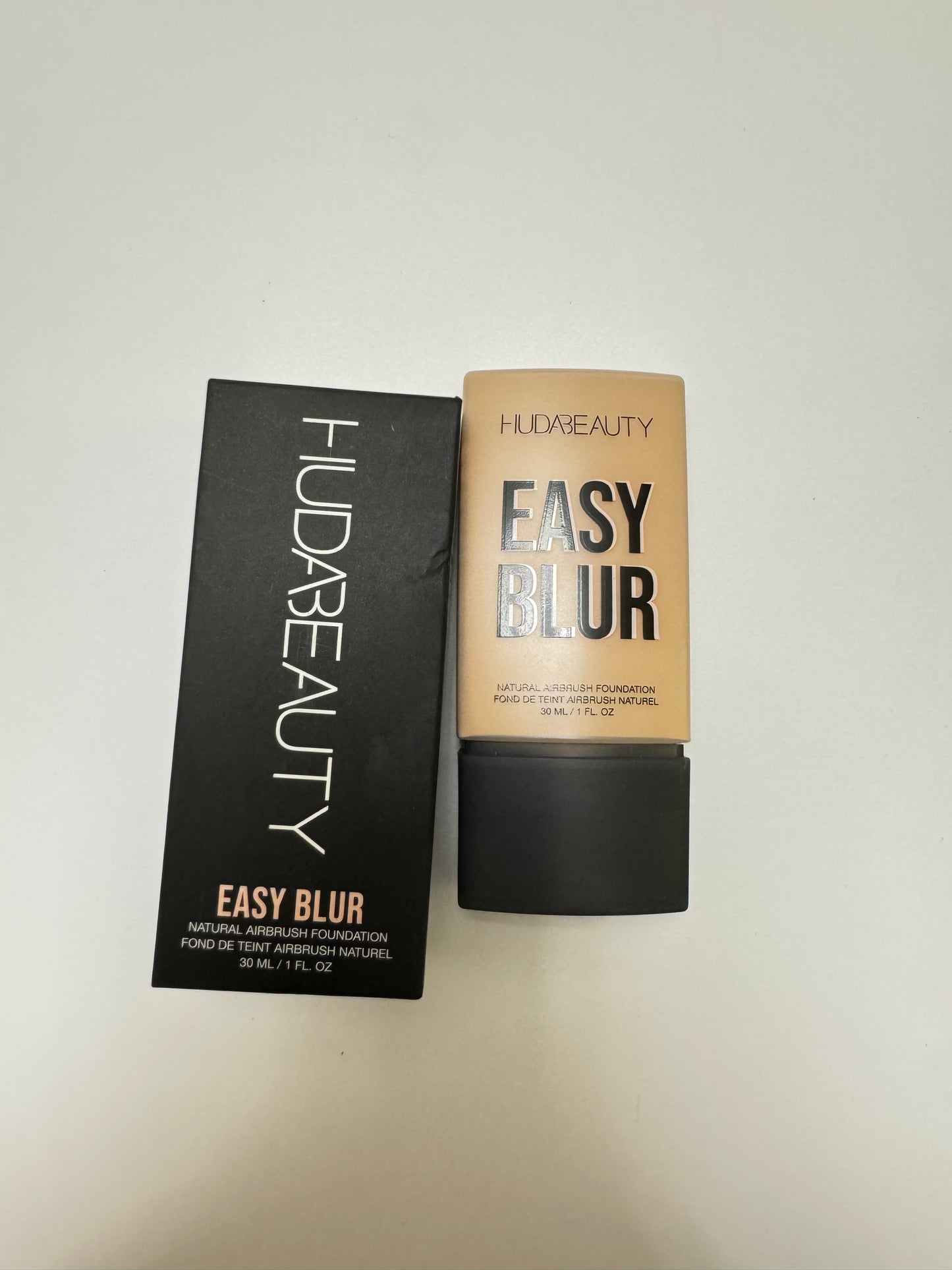 HUDA BEAUTY
Easy Blur Natural Airbrush Foundation with Niacinamide