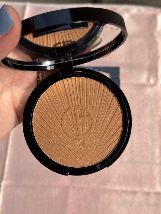 Giorgio Armani
 Luminous Silk Sunlit Creamy Bronzing Powder