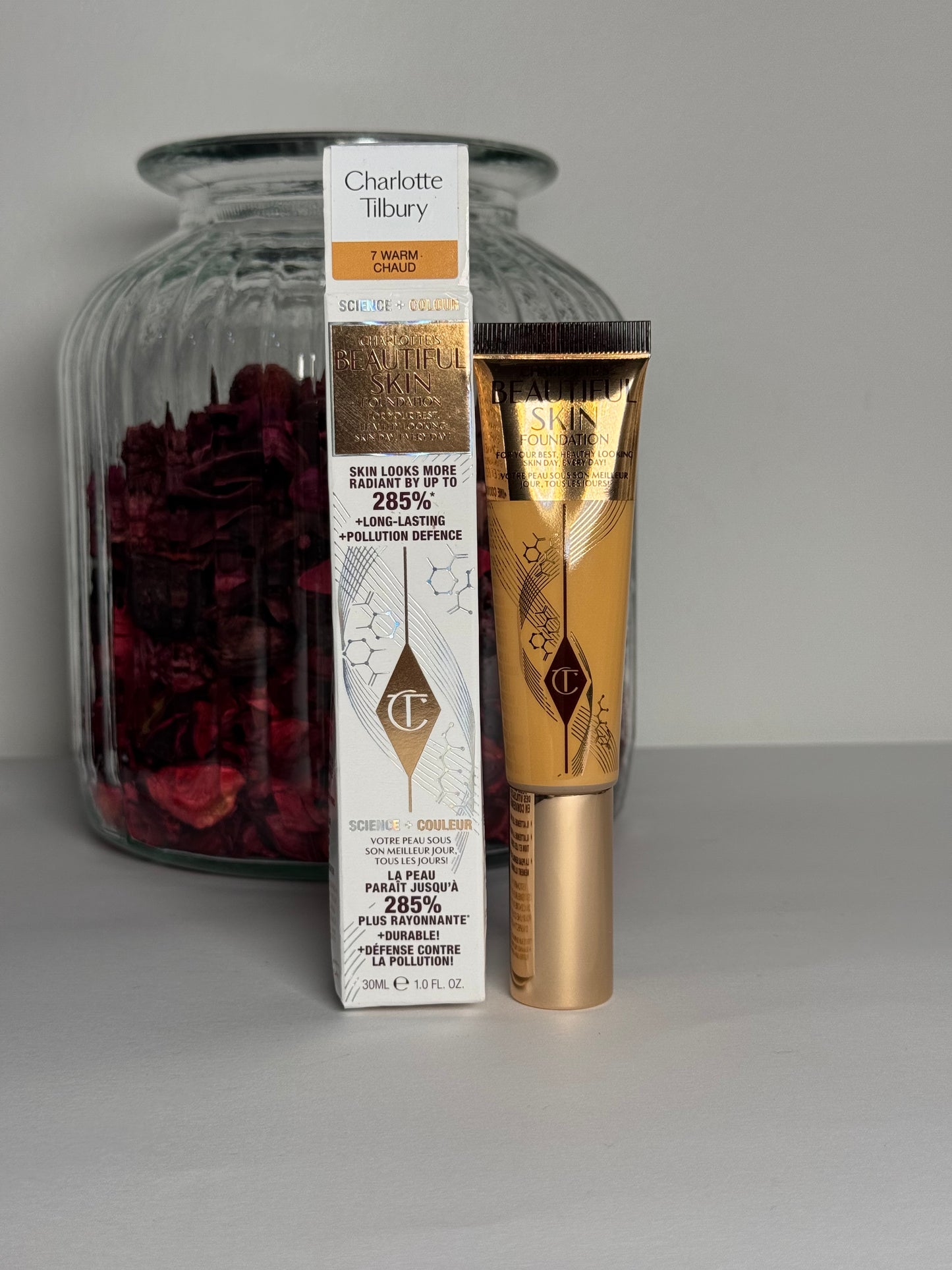 Charlotte Tilbury
Beautiful Skin Medium Coverage Liquid Foundation with Hyaluronic Acid